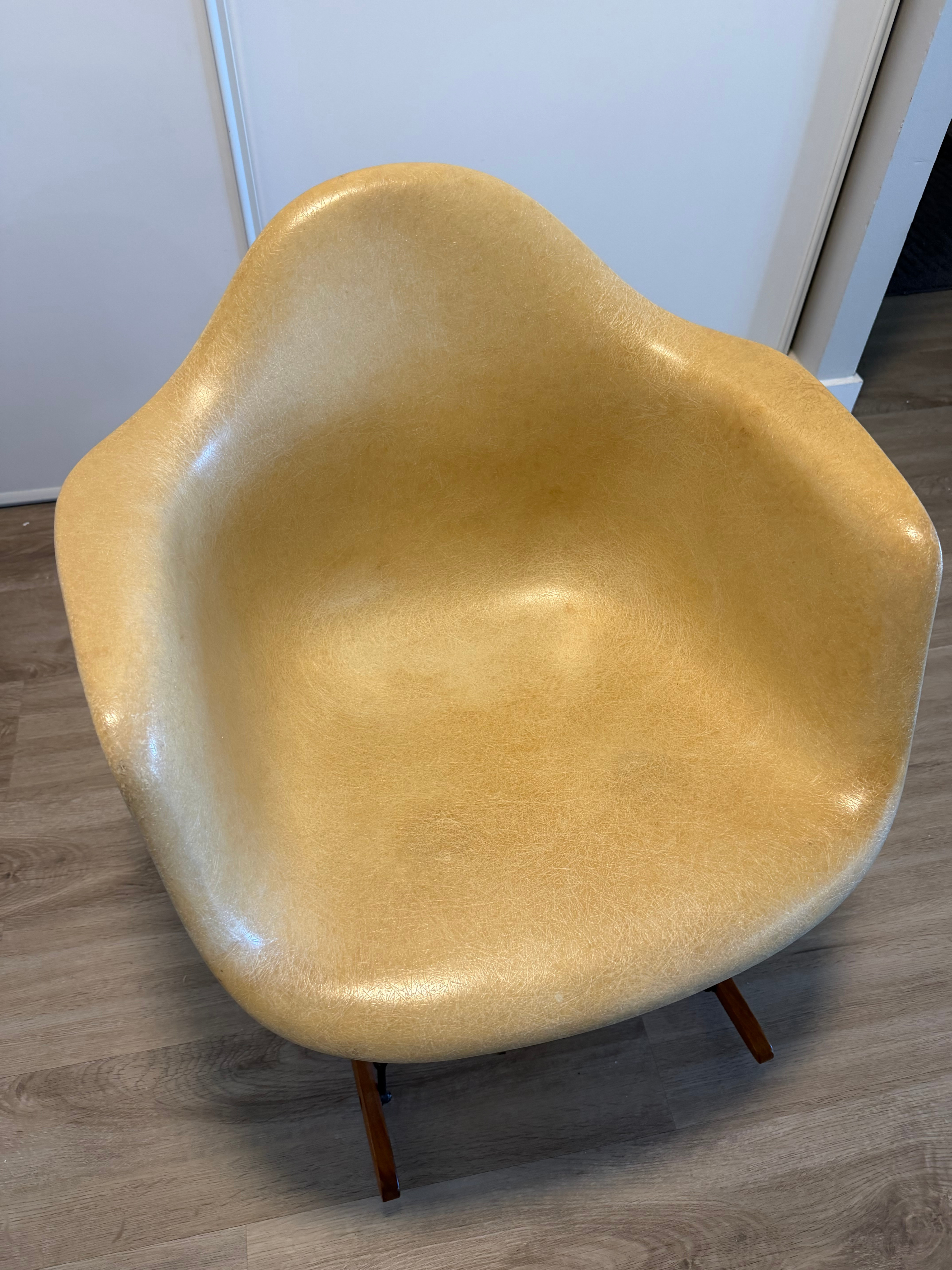 Eames | Herman MIller 1950s Armshell Rocking Chair - photo 4