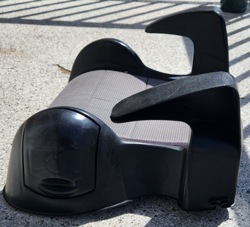 🚗 Kids' Booster Car Seat – Great Condition - photo 2