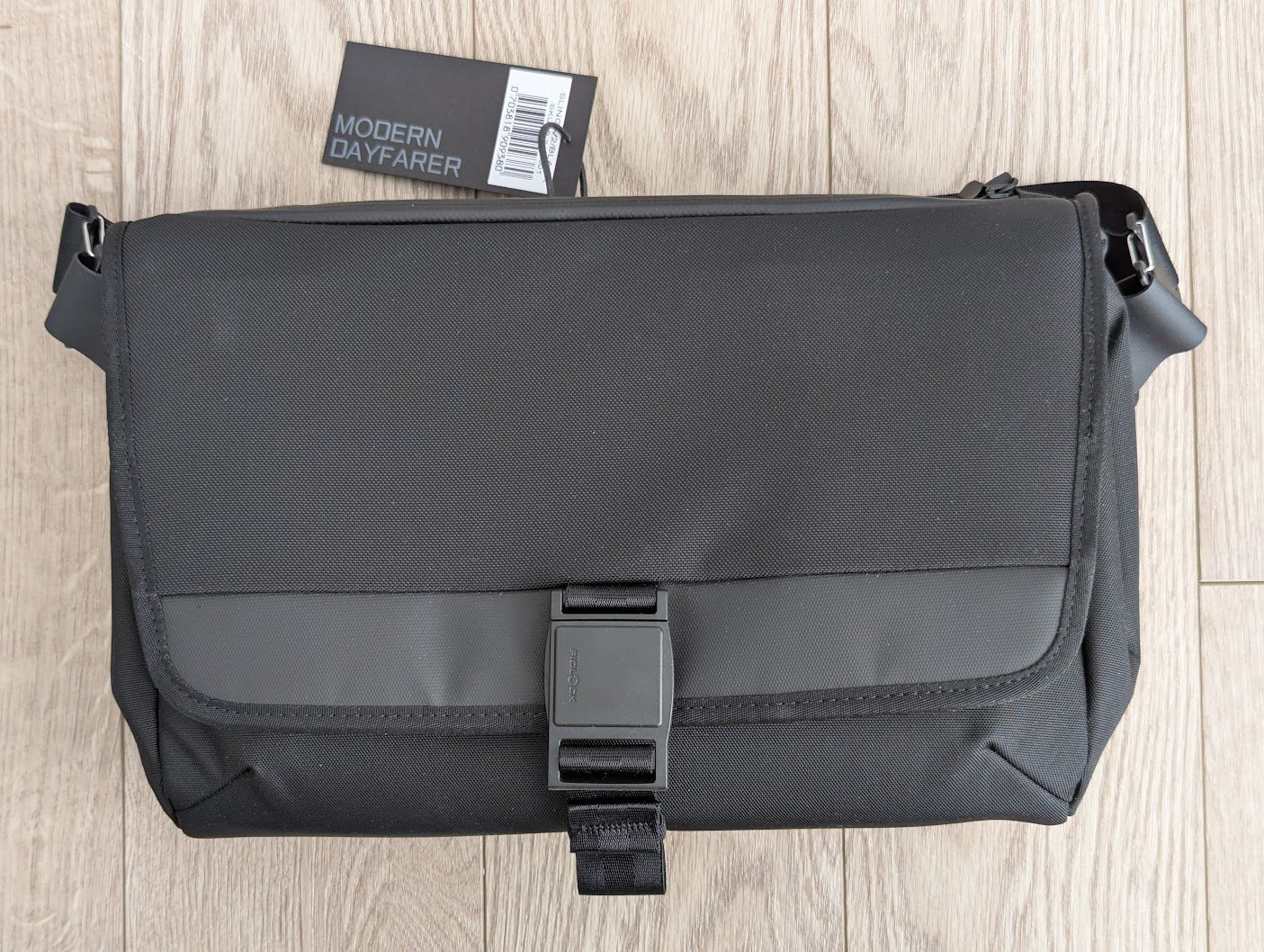 Modern DAYFARER V2 Sling (Brand new with tags)