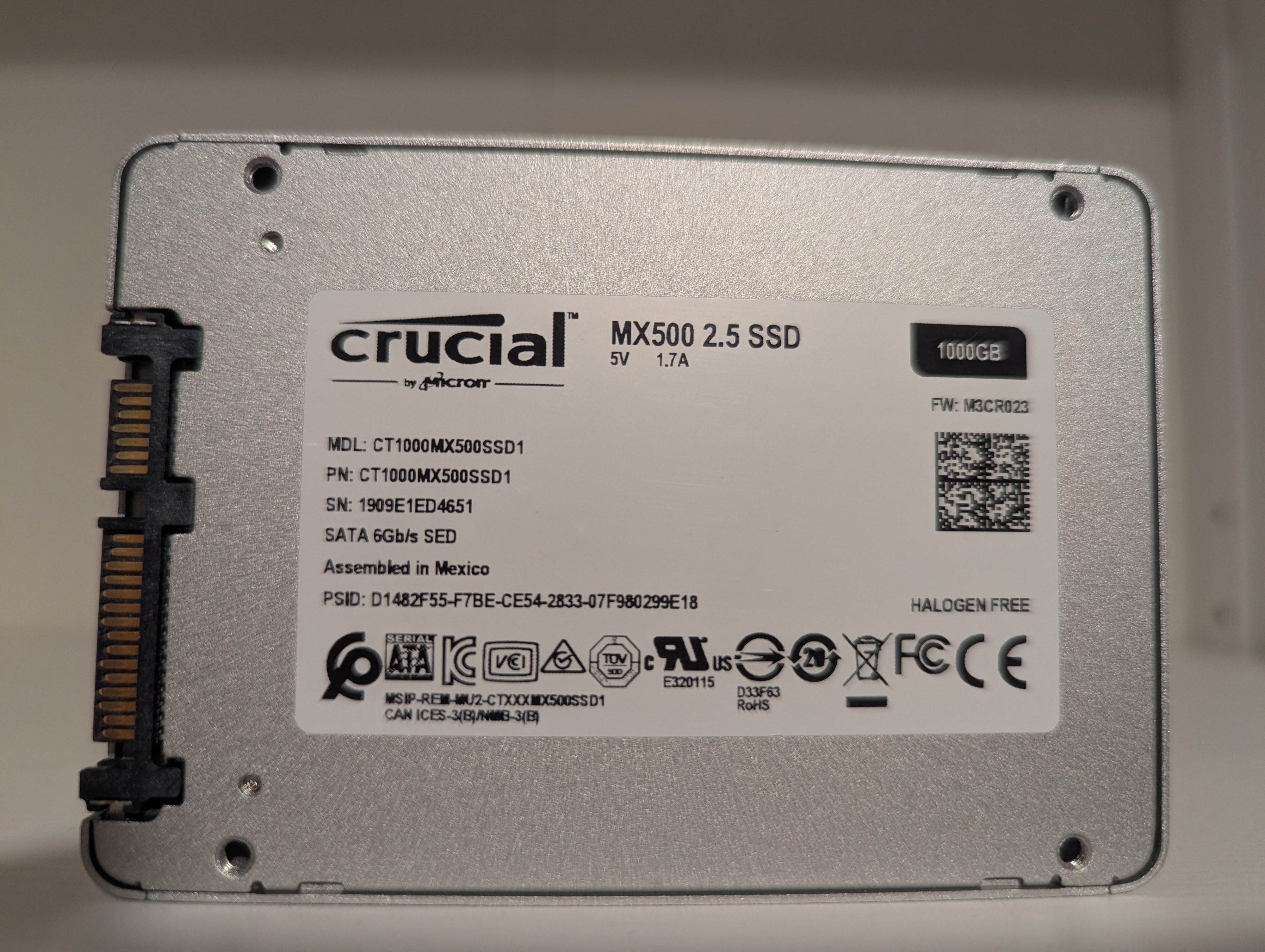 Crucial MX500 1 TB 2.5-inch SSD - photo 2