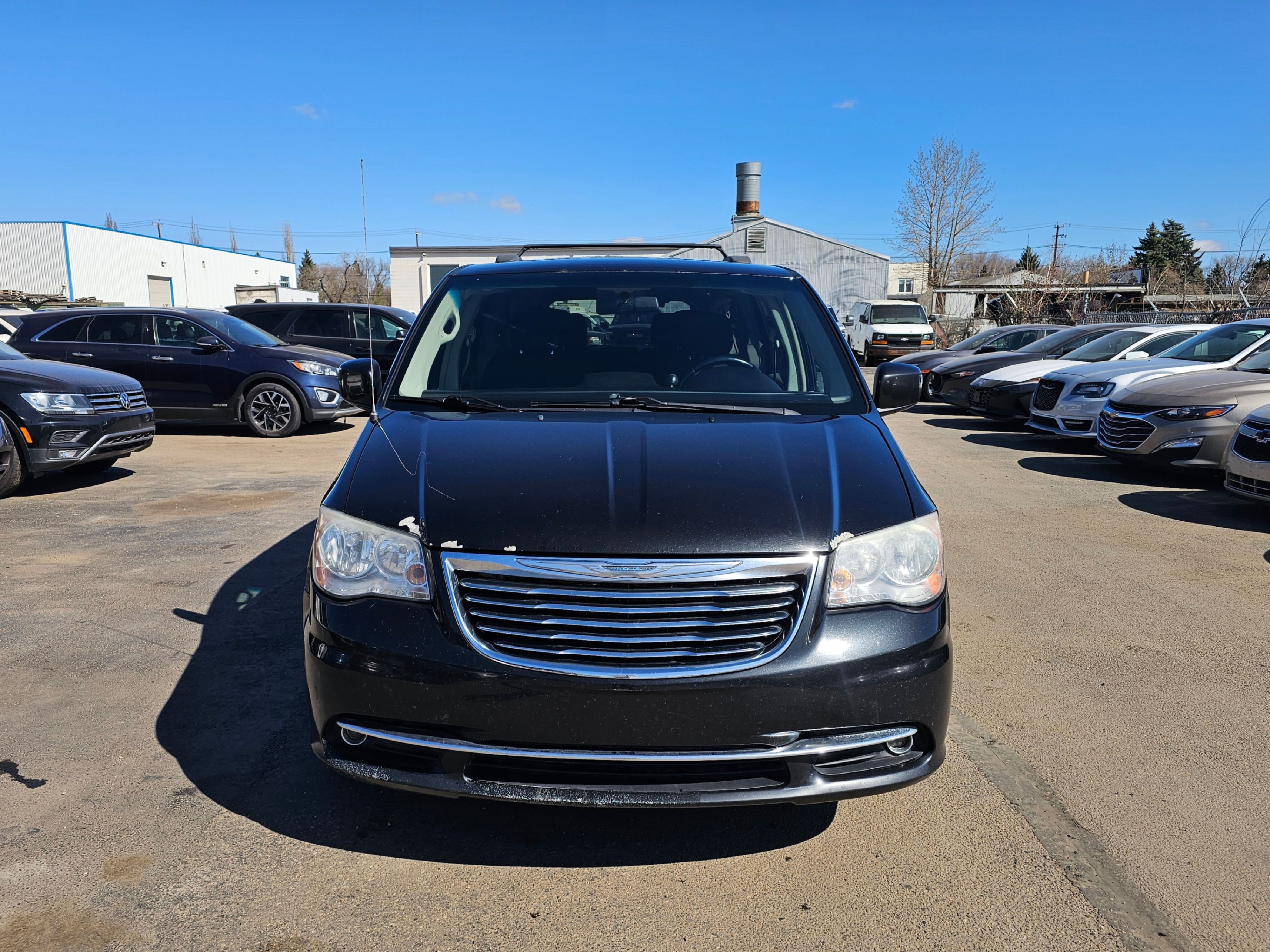 2013 CHRYSLER TOWN & COUNTRY - photo 2