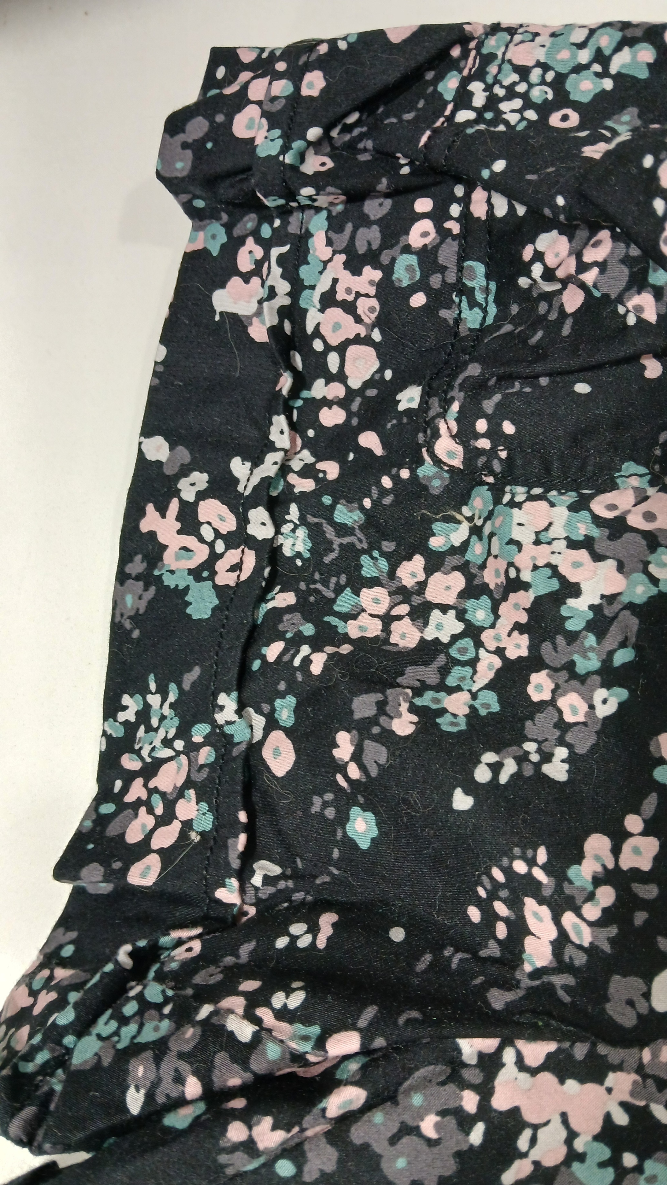 Dynamite Floral Black and Pink Shorts Romper ,Small ,Like new - photo 4