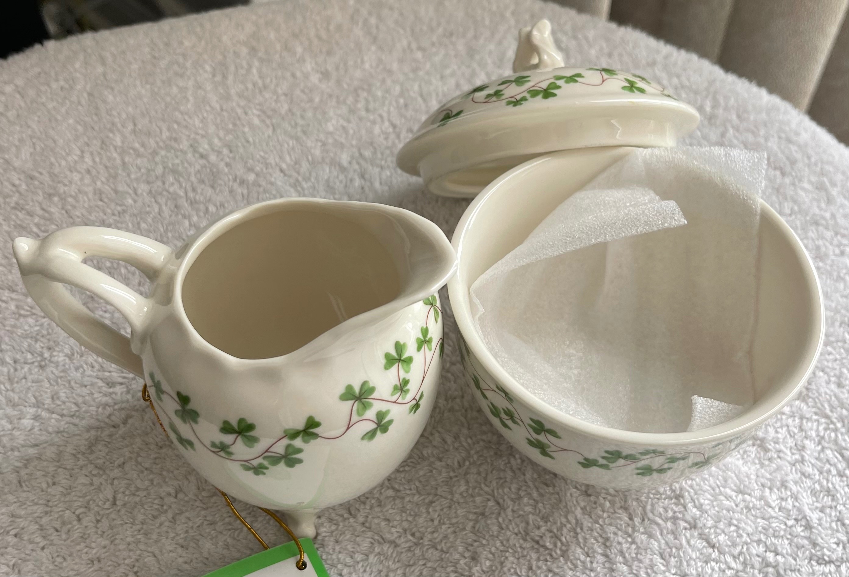 NIB Shannon Fine Porcelain Shamrock Sugar & Creamer Set - photo 2