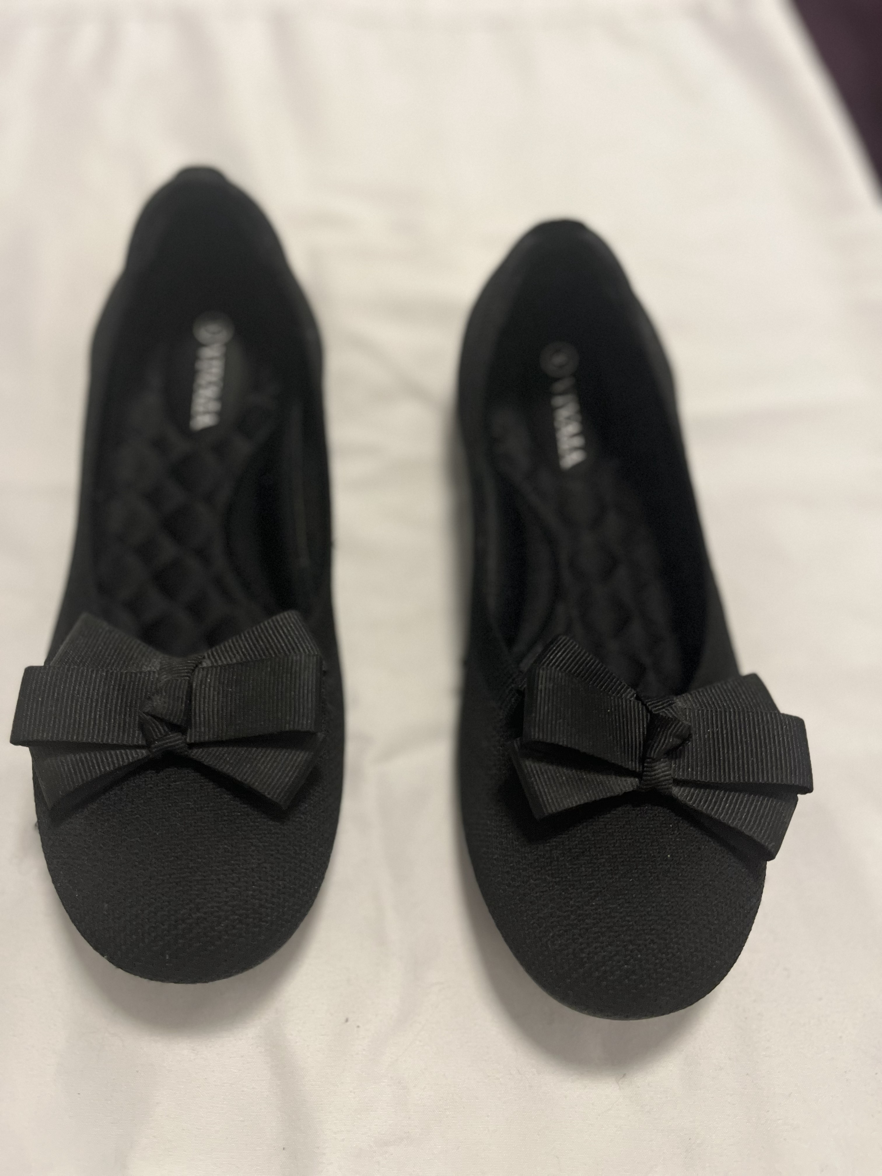 Vivaia Claire Flats w/ Removable Bows – Size 39.5 – Black