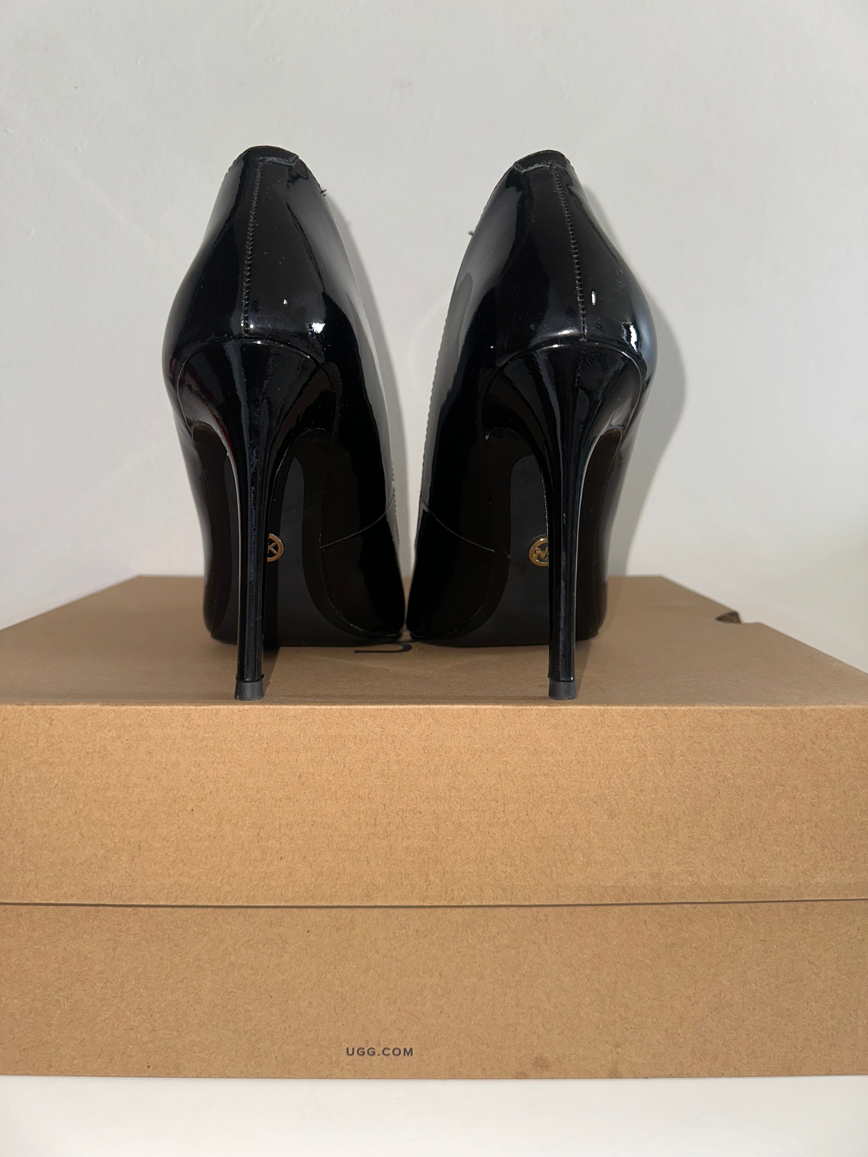 Michael Kors Black Patent Leather Pumps - photo 4