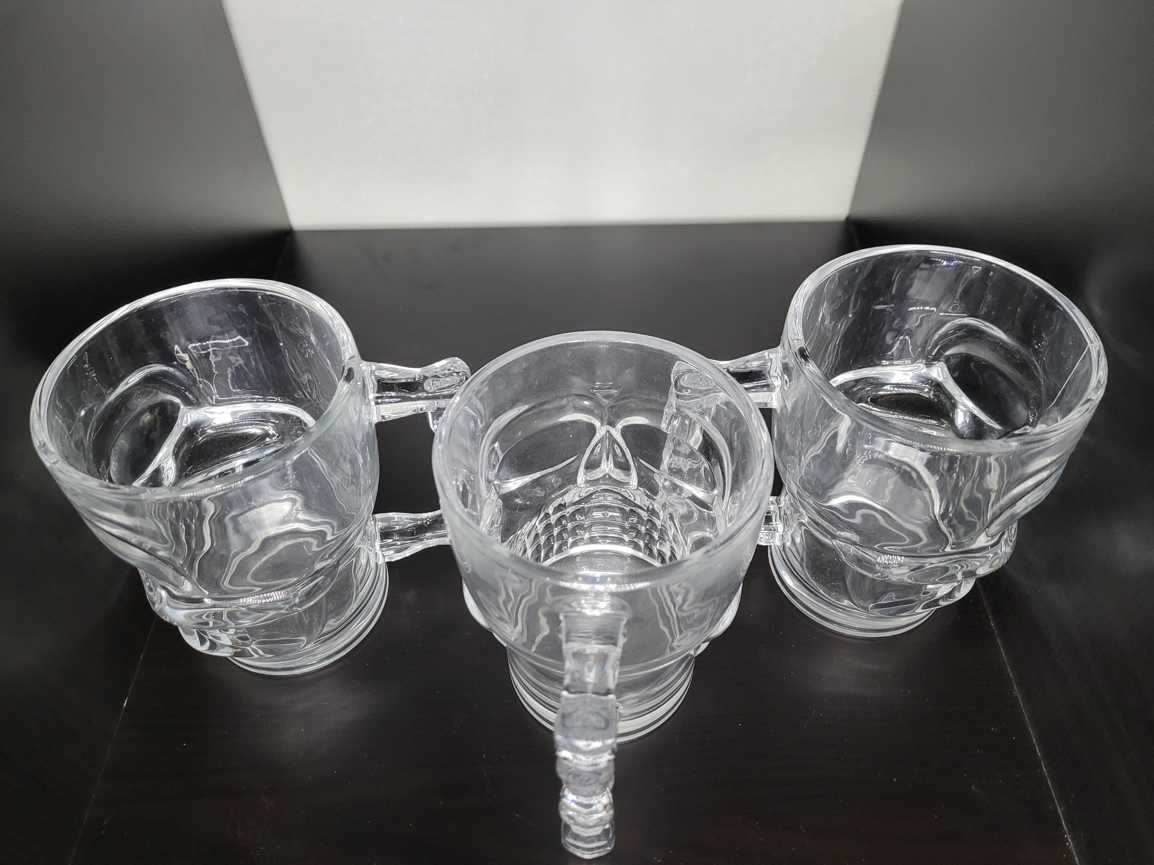 Set of 3 glass skull mugs - photo 3