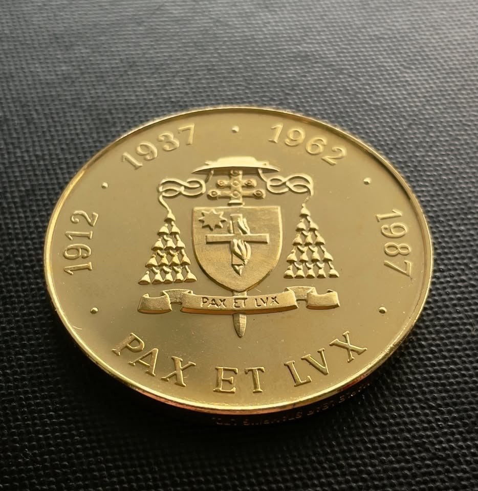 1987 Cardinal Carter Commemorative Medal – Excellent Condition - photo 2