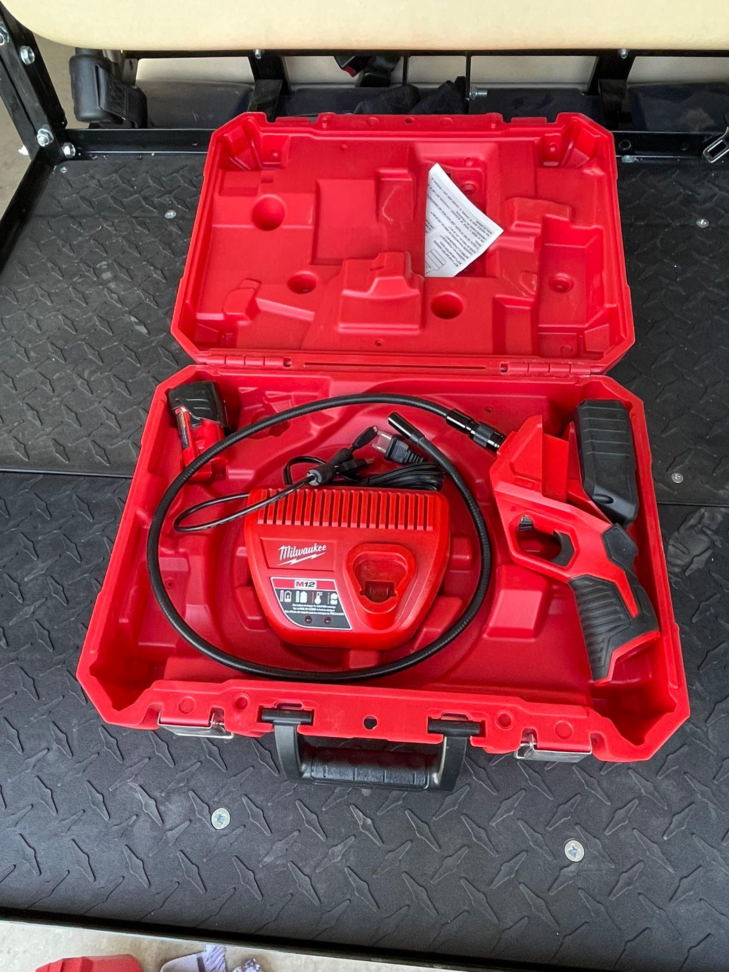 Milwaukee M12 M-Spector Flex 4' Inspection Camera Kit - photo 4