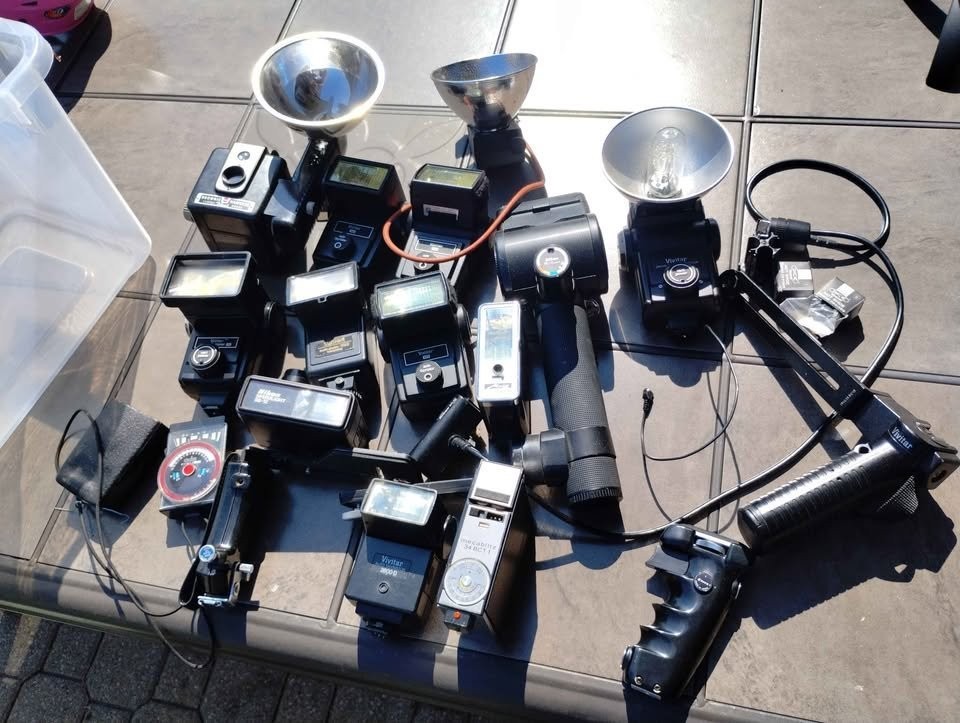 Vintage Collectible Cameras and Accessories - photo 2