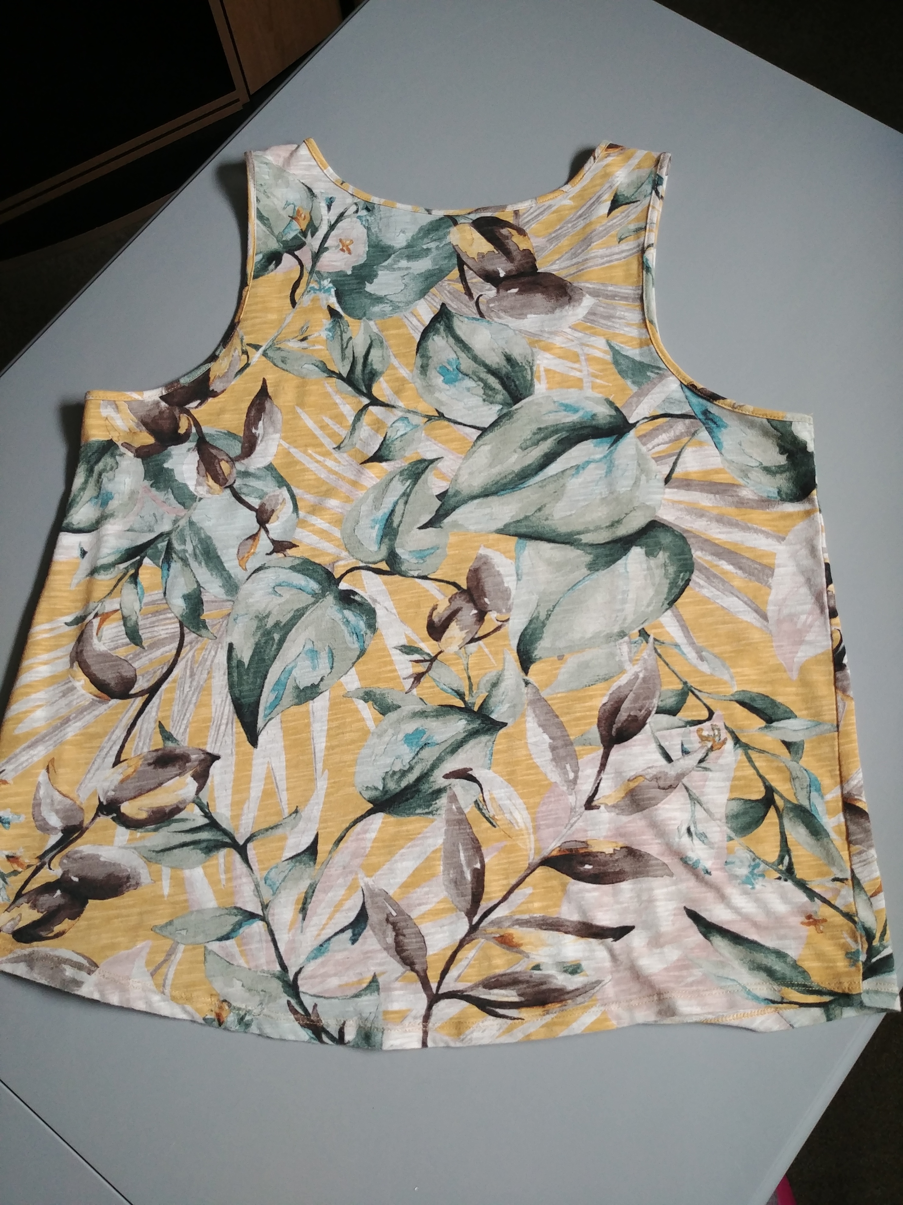 Reitmans Tank Top, Floral Designs, Large, 3 for $20 - photo 4