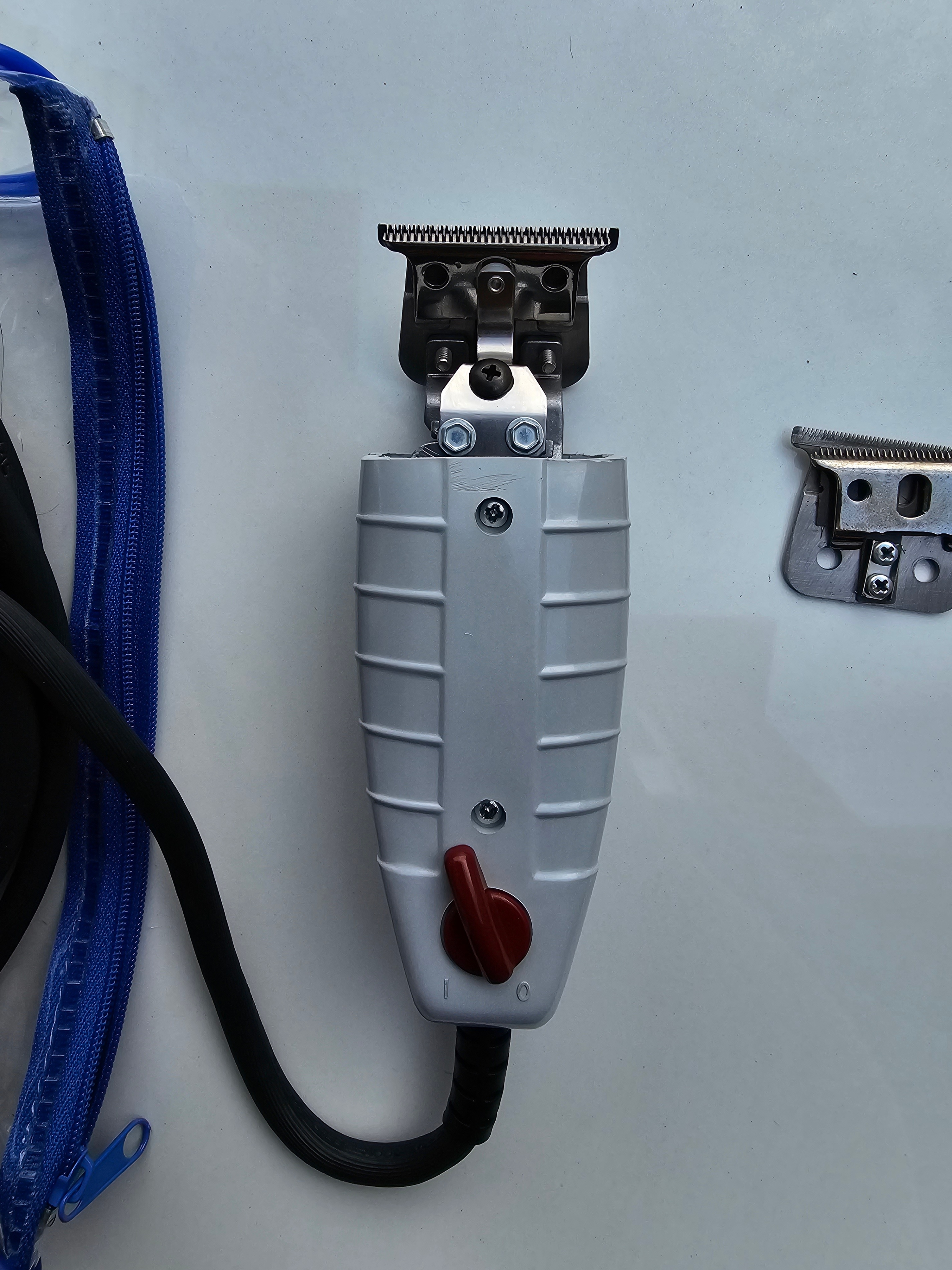 Andis Model G T-Outliner Trimmer - photo 2