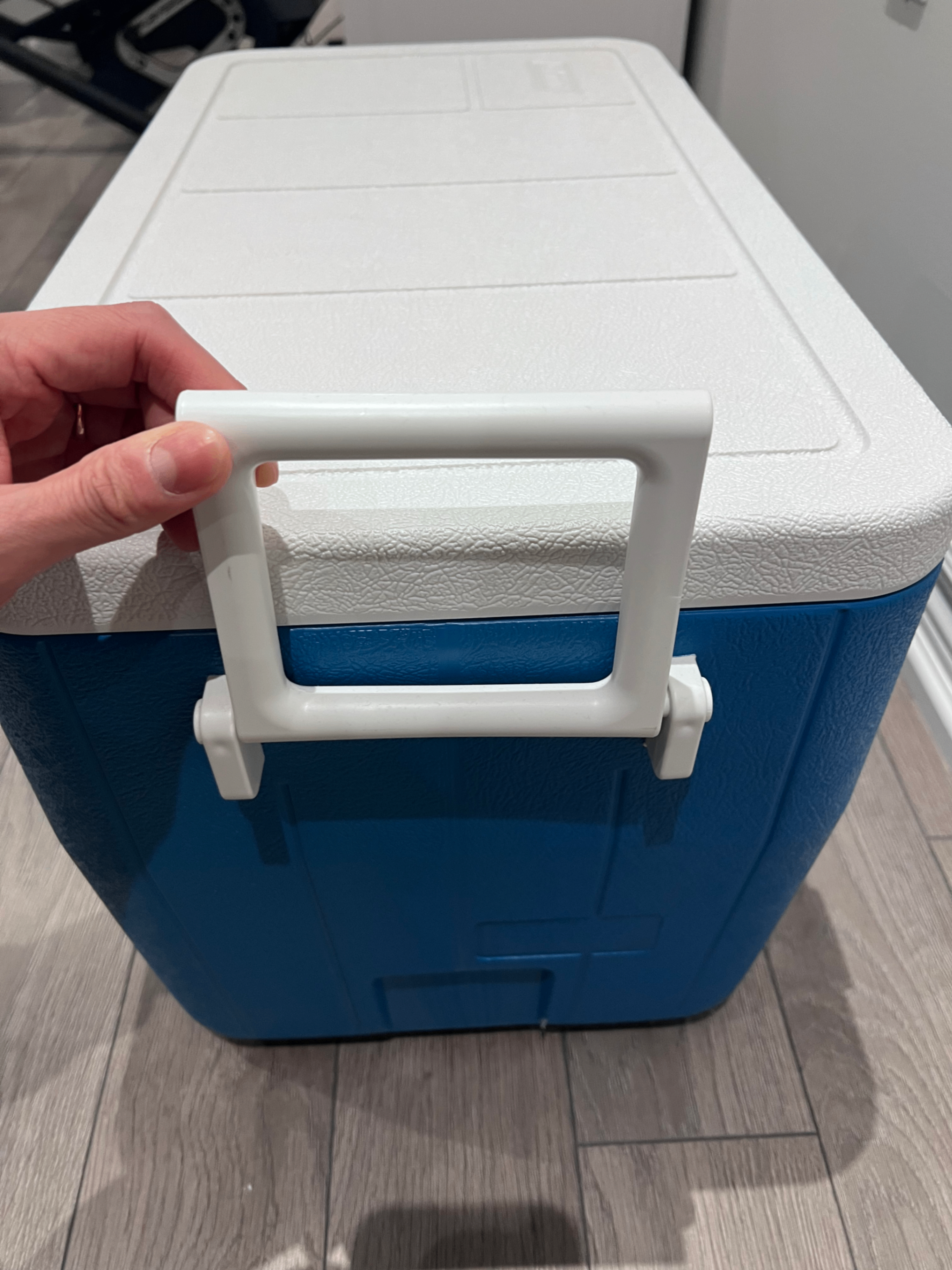 Coleman Chiller 48QT / 45.4L Chest Cooler - Blue/White - photo 5