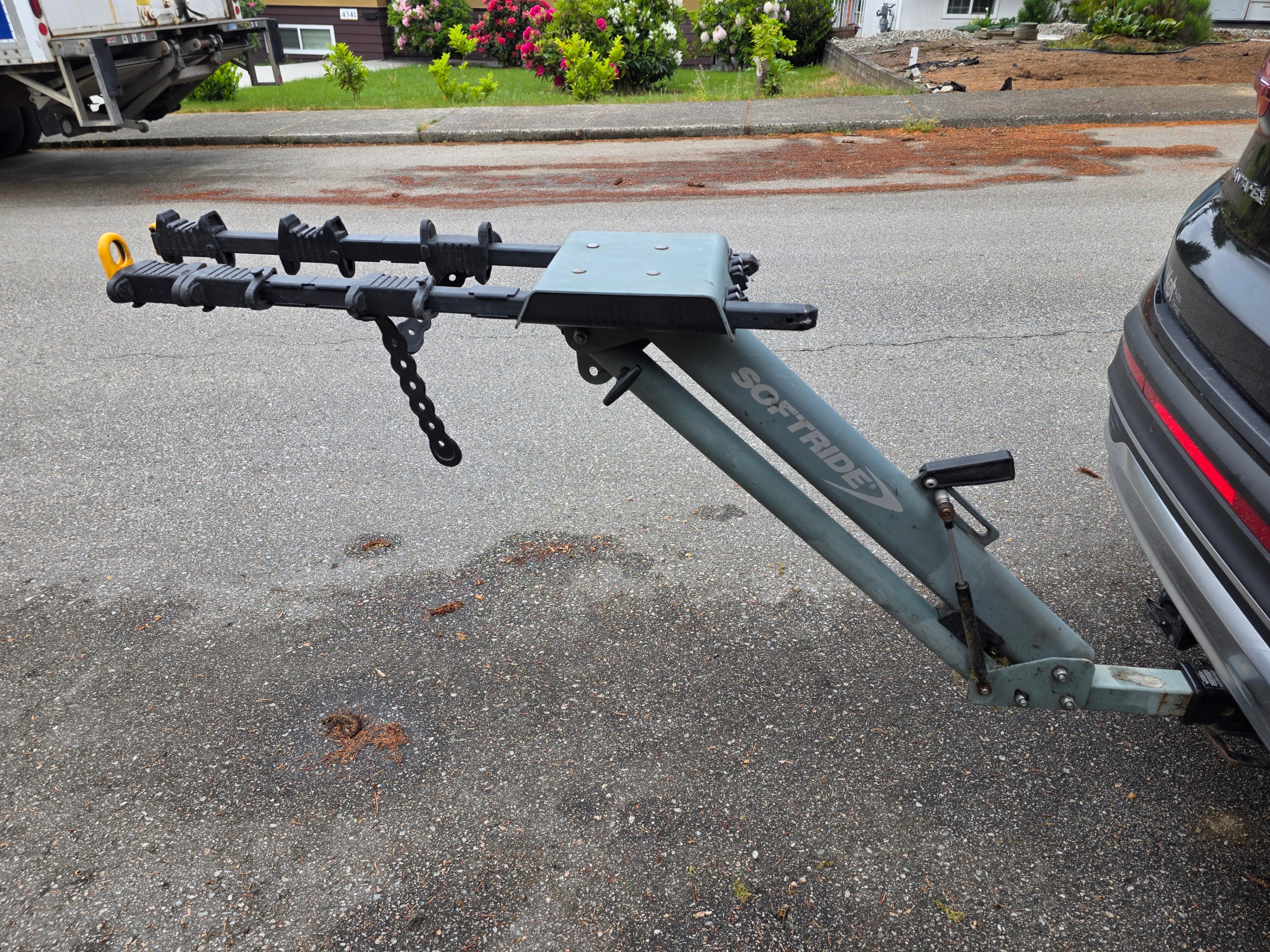 Softride piston steel 3 bike rack with stabizer and lock pin