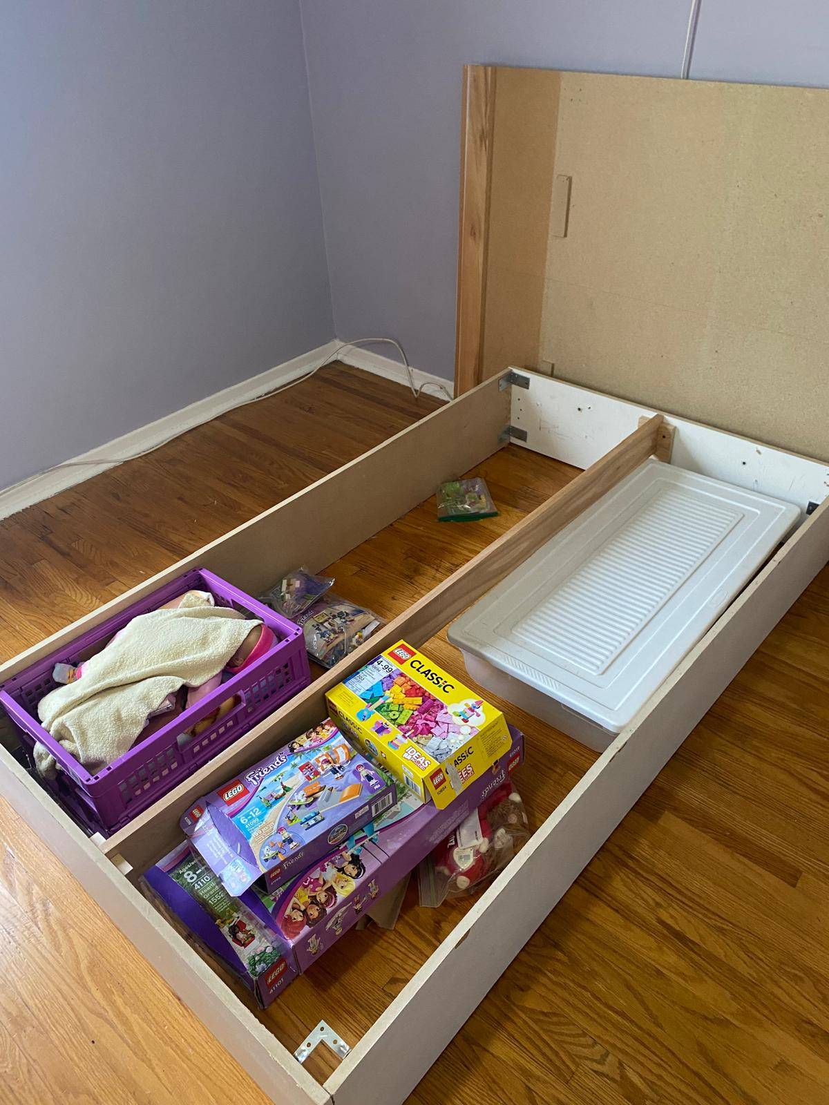 Queen Platform Bed, dresser, night table - photo 2