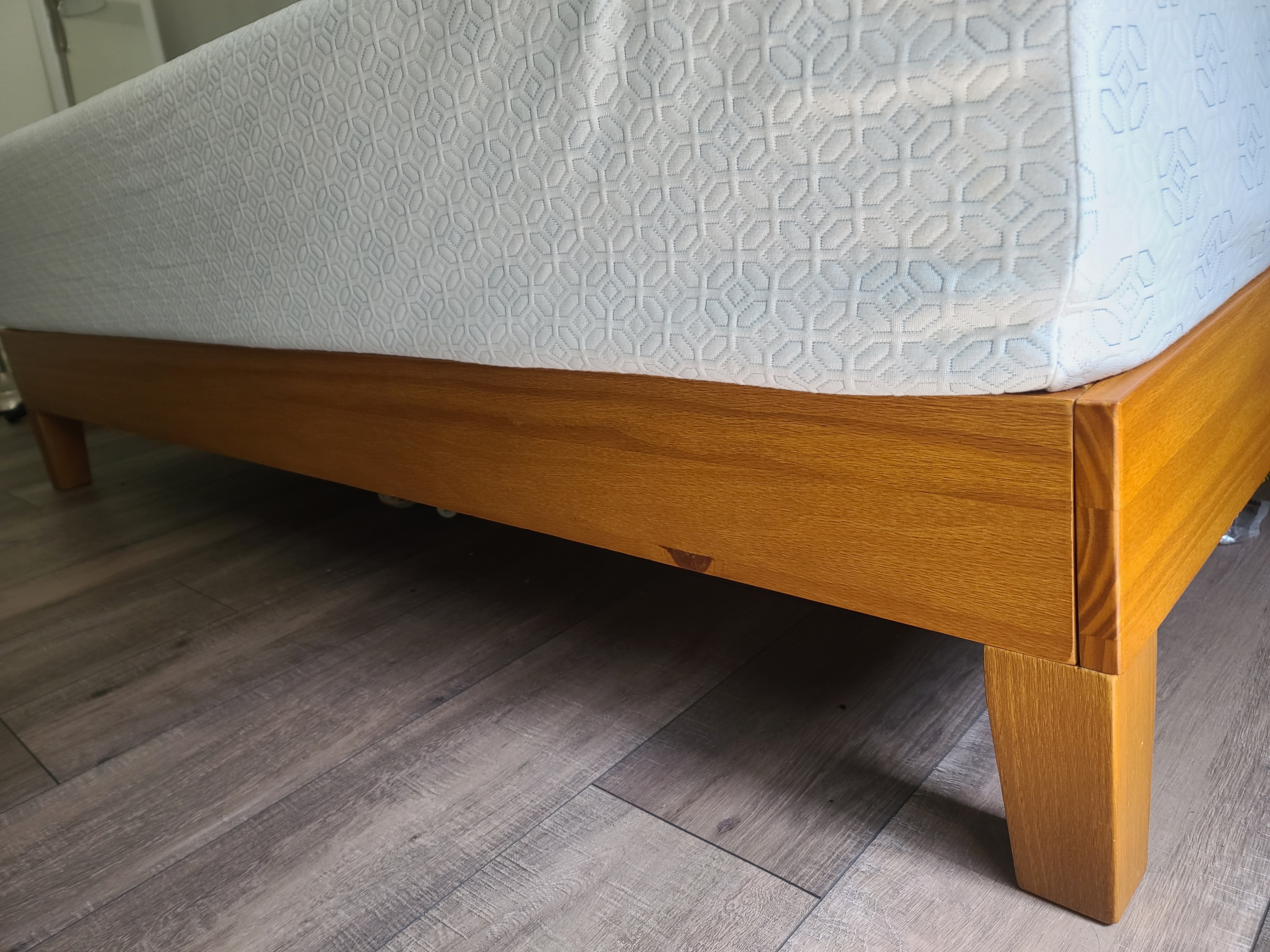 SELL BY May 16 Wooden Bed frame Twin. Mattress Gel Mem separate - photo 3