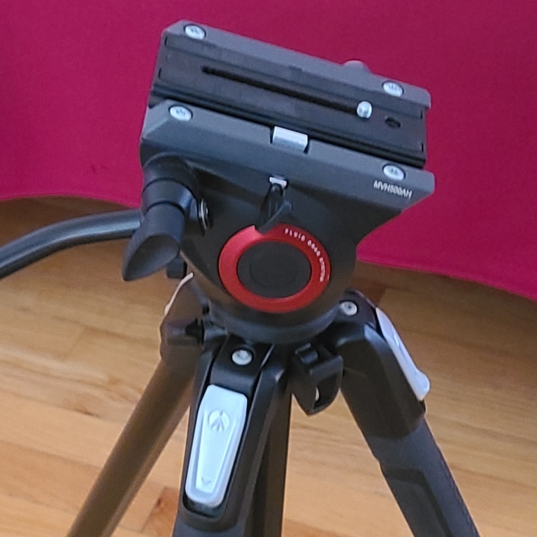 Manfrotto Aluminum Tripod with Fluid Video Head and carrying bag - photo 5