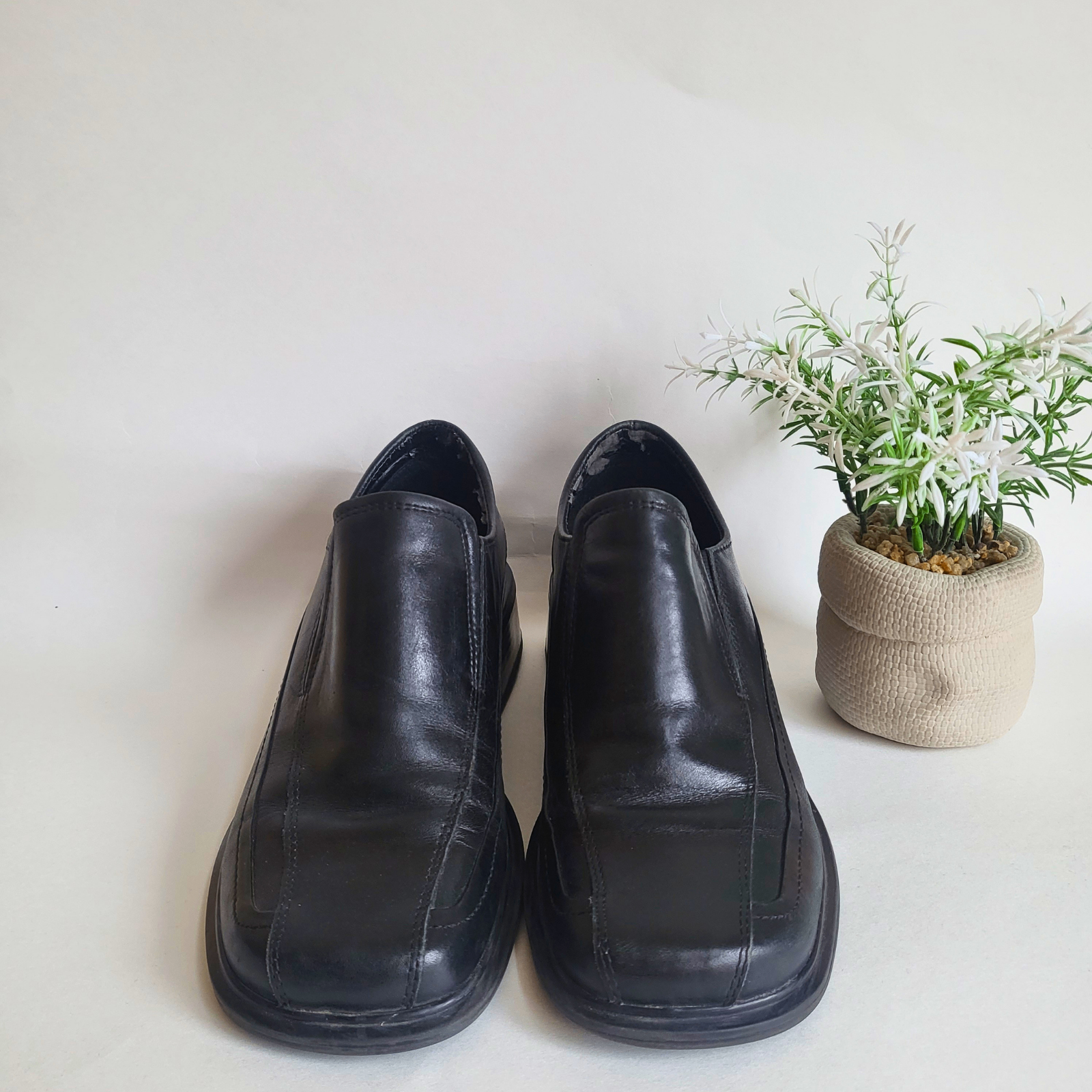 Price DROP - Spring Brand Size 7.5 Black Loafers - South Ajax