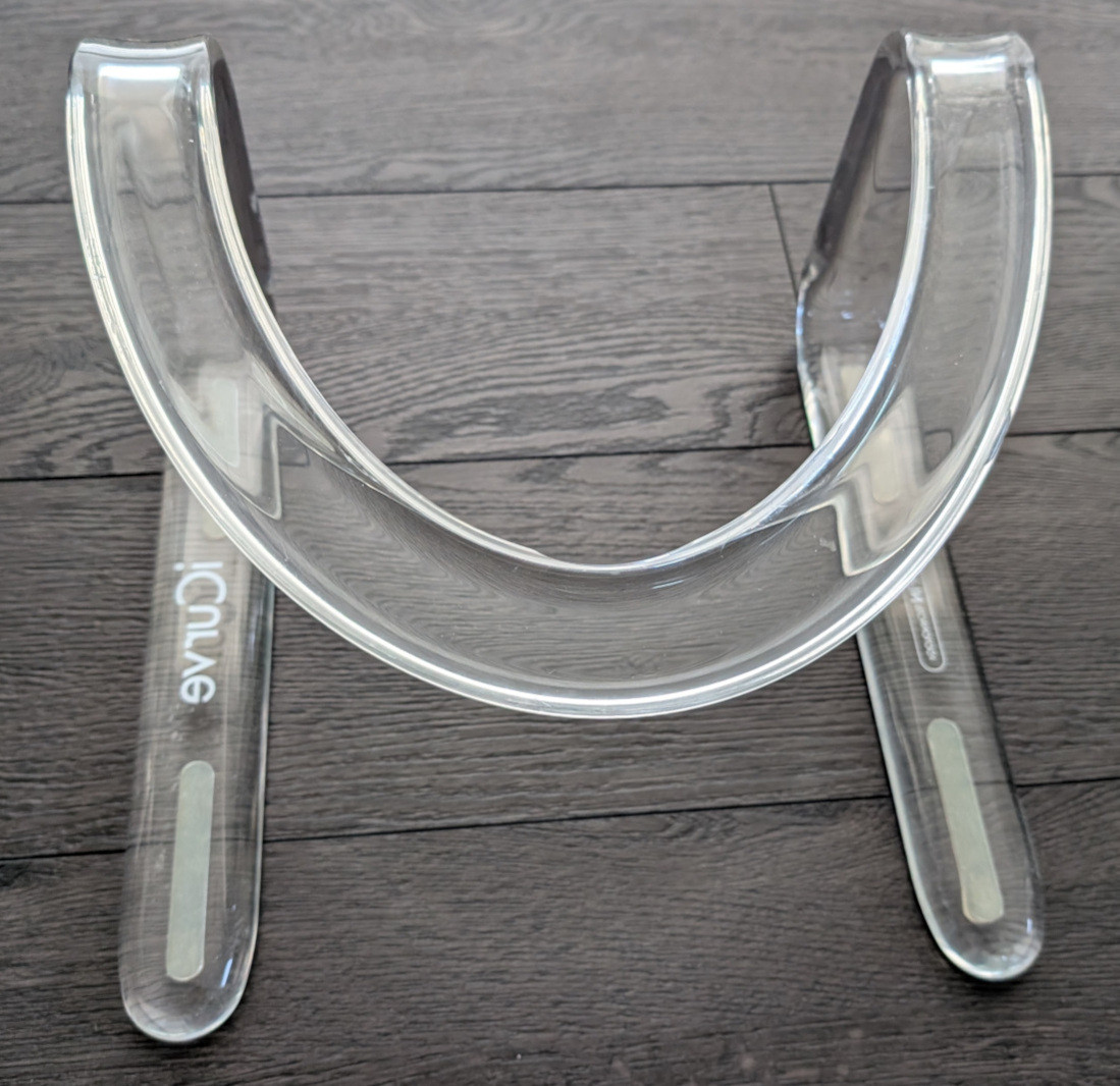 Laptop stand (iCurve)