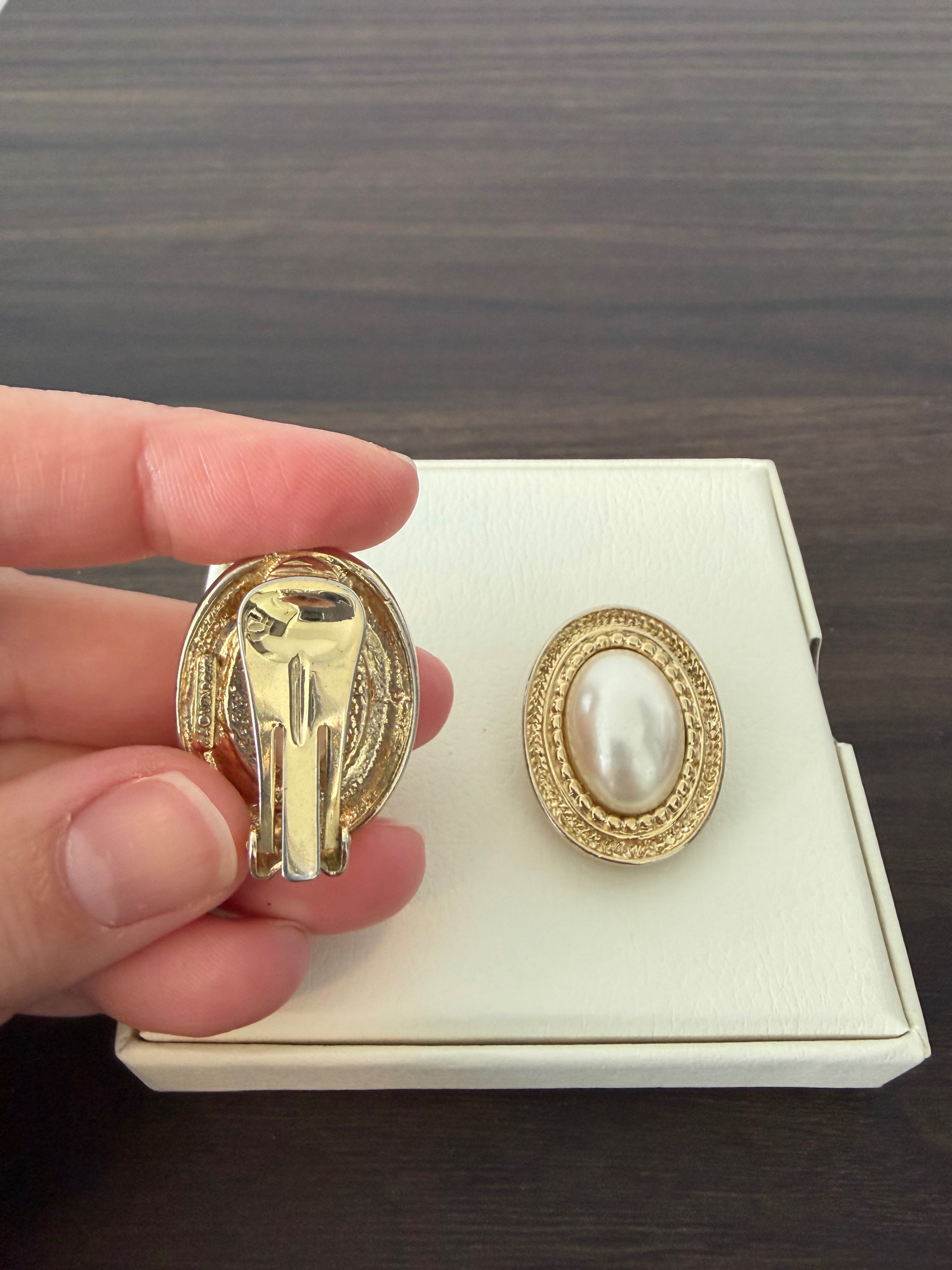 Vintage Gold‑Tone Faux Pearl Clip‑On Earrings - photo 3