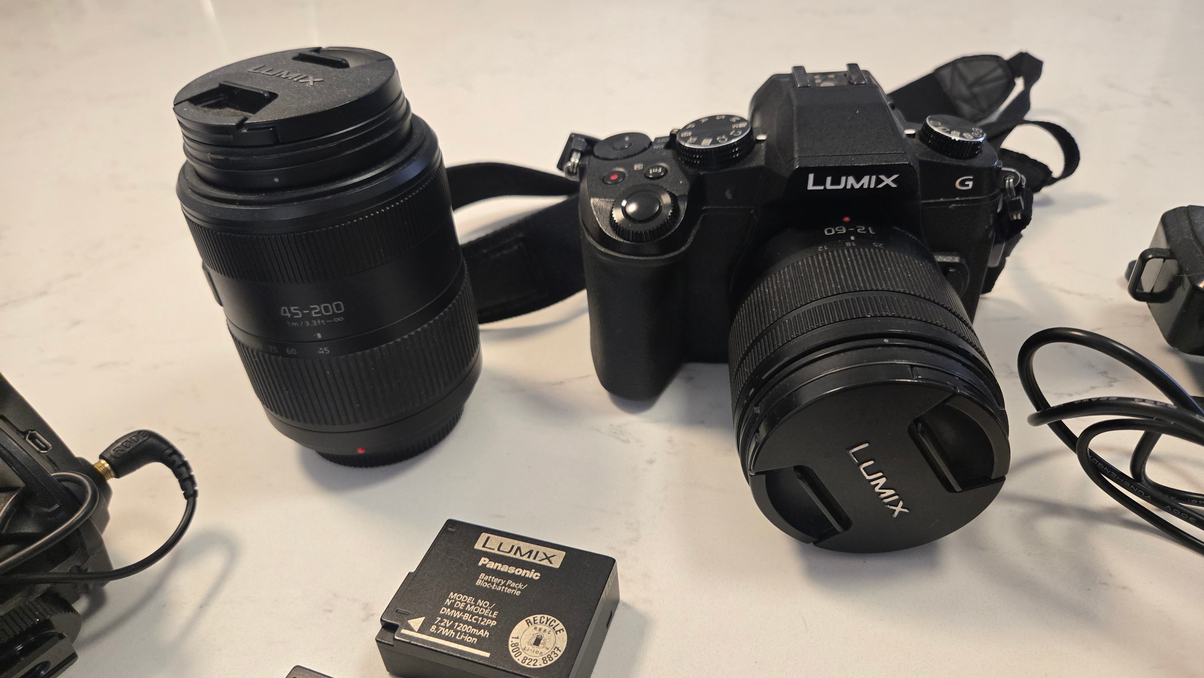 Panasonic Lumix G85 + 2 Lenses + RØDE Mic + Bag