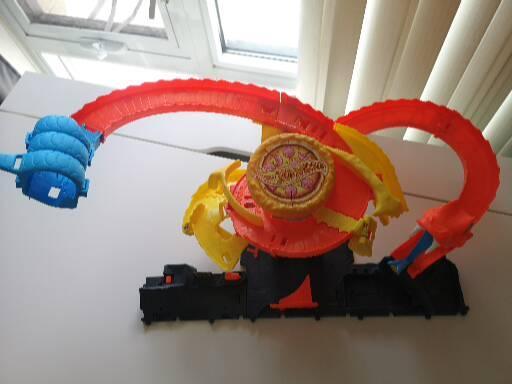 Hot Wheels Pizza Planet Track Set