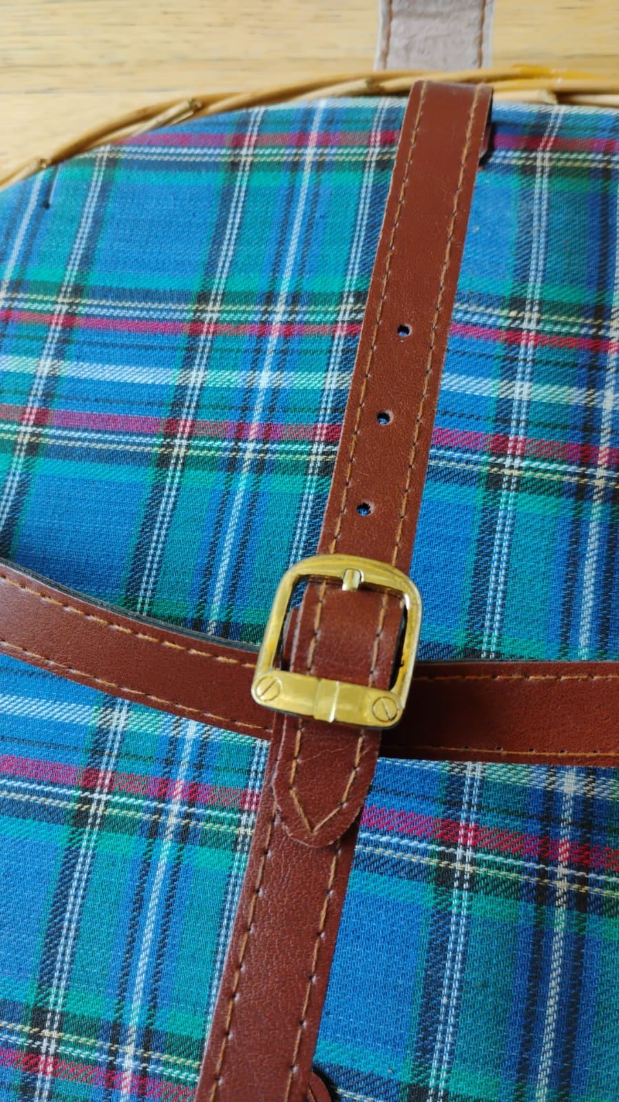 Wicker Picnic Basket with Plaid Lining - photo 5