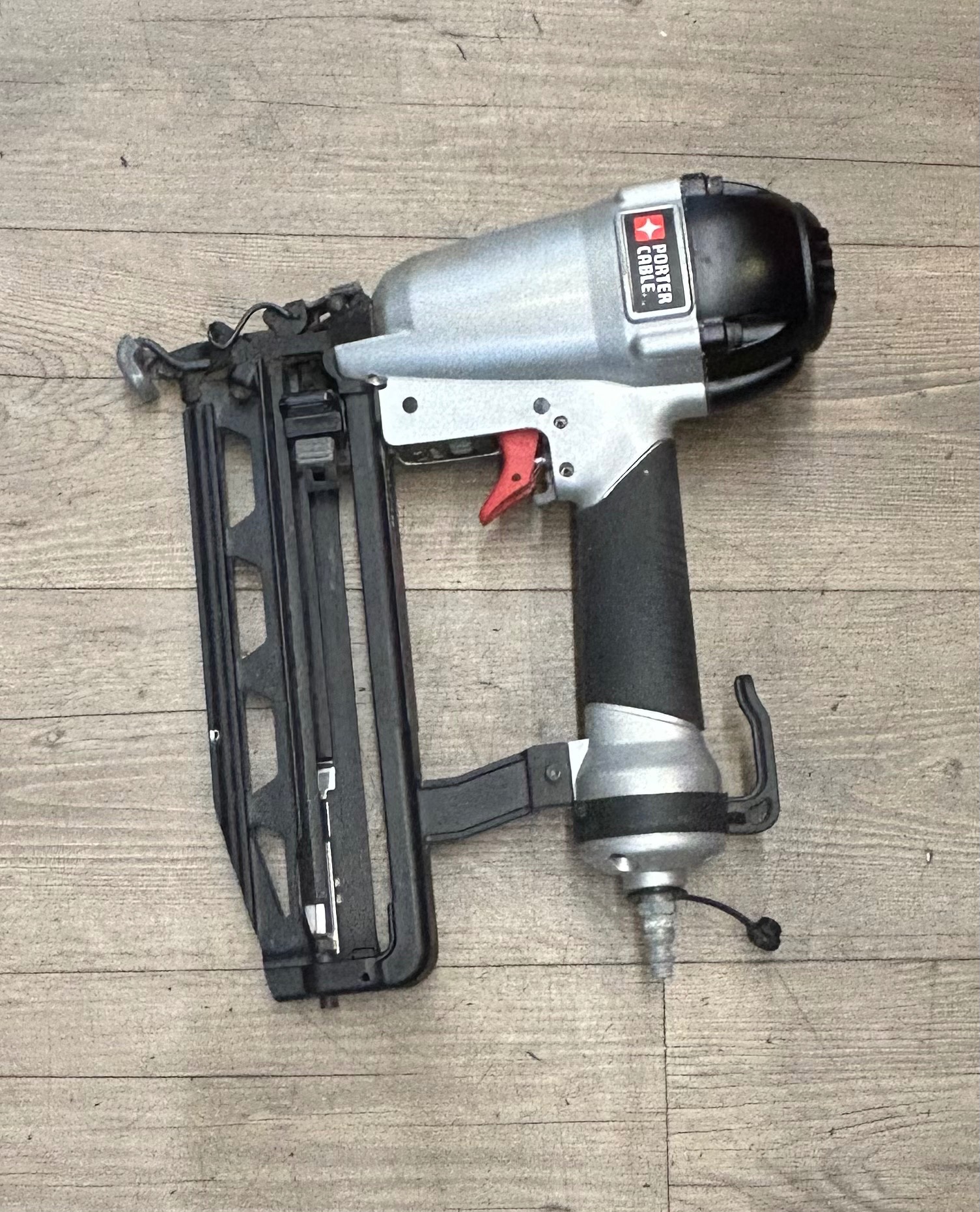 Porter Cable 15 Gauge 2-1/2" Finishing Nailer - photo 2