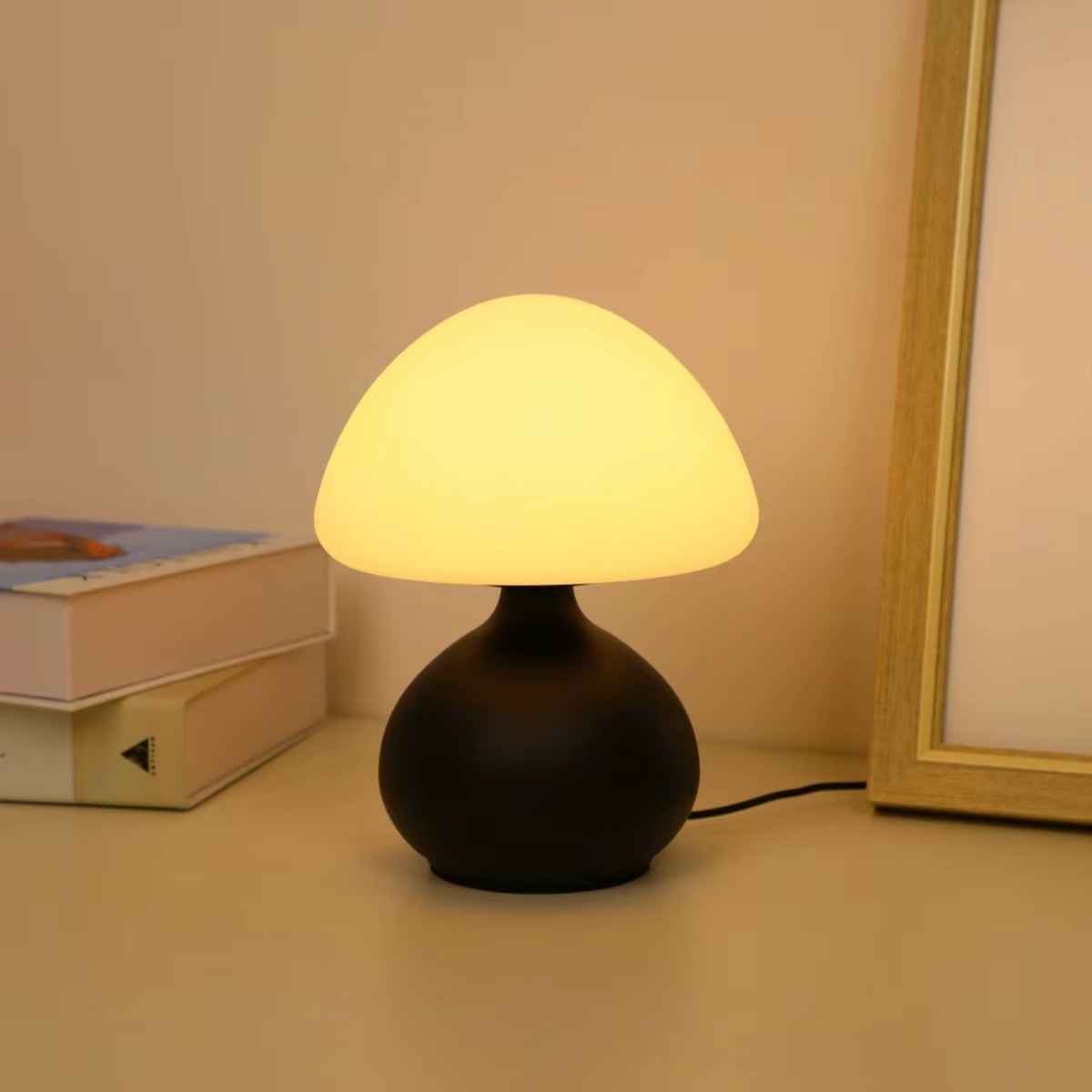 Modern Minimalist Mushroom Table Lamp