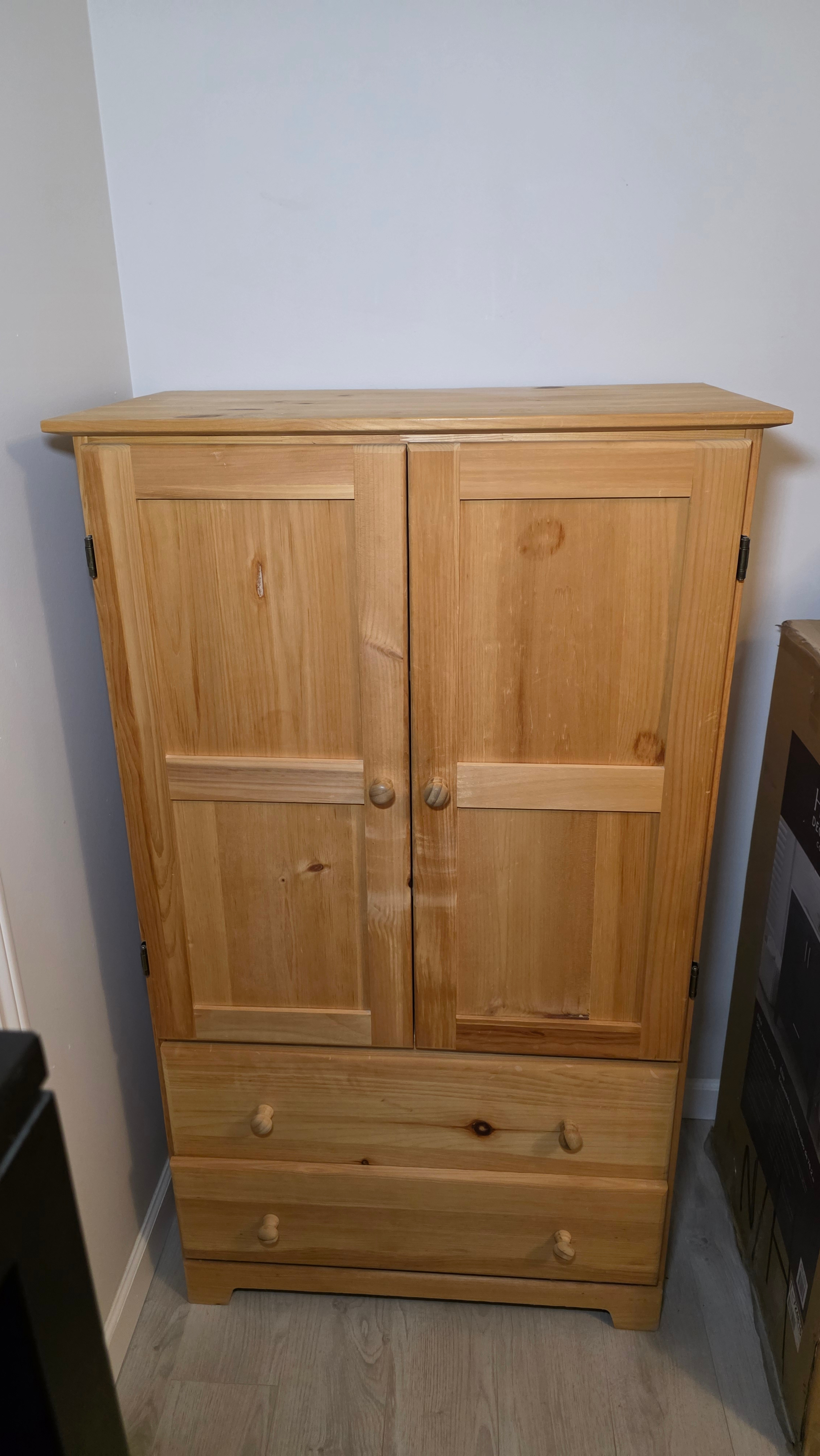 🌲 Solid Pine Wardrobe / Armoire 🌲 31” W x 18” D x 53” H