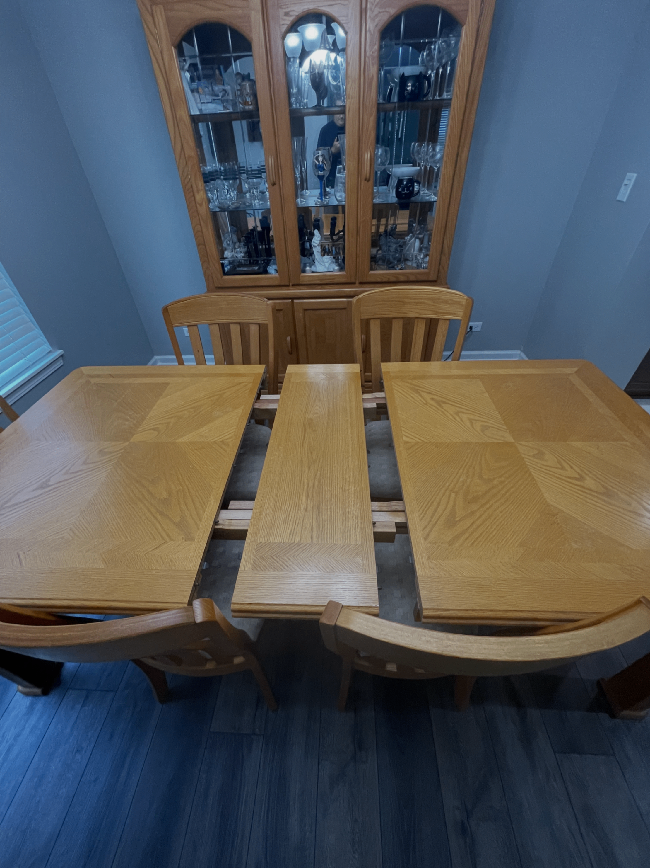 Dining Room Table & Matching Hutch - photo 2