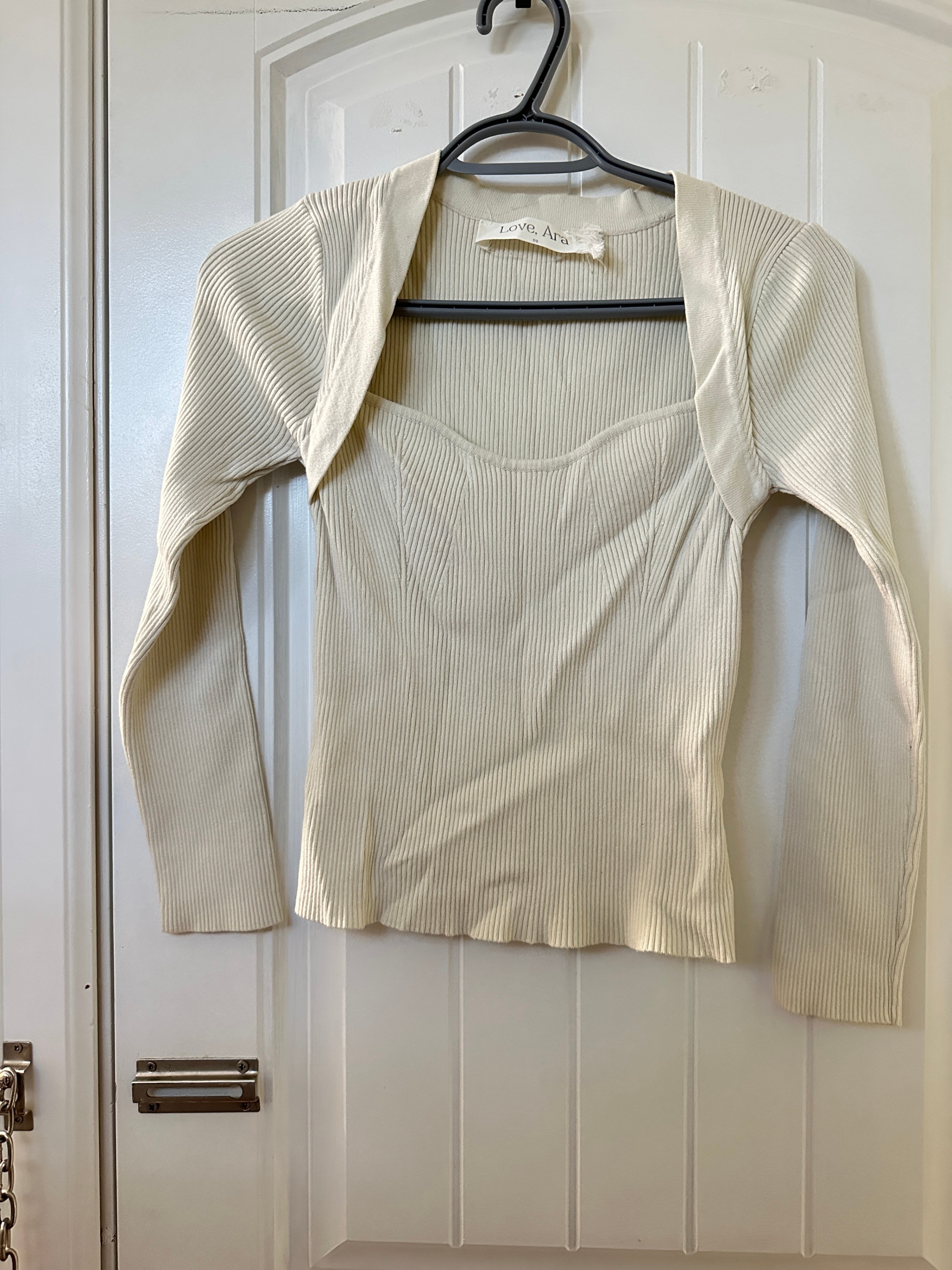 Love Ara - Off-White Knitted Long Sleeve Top