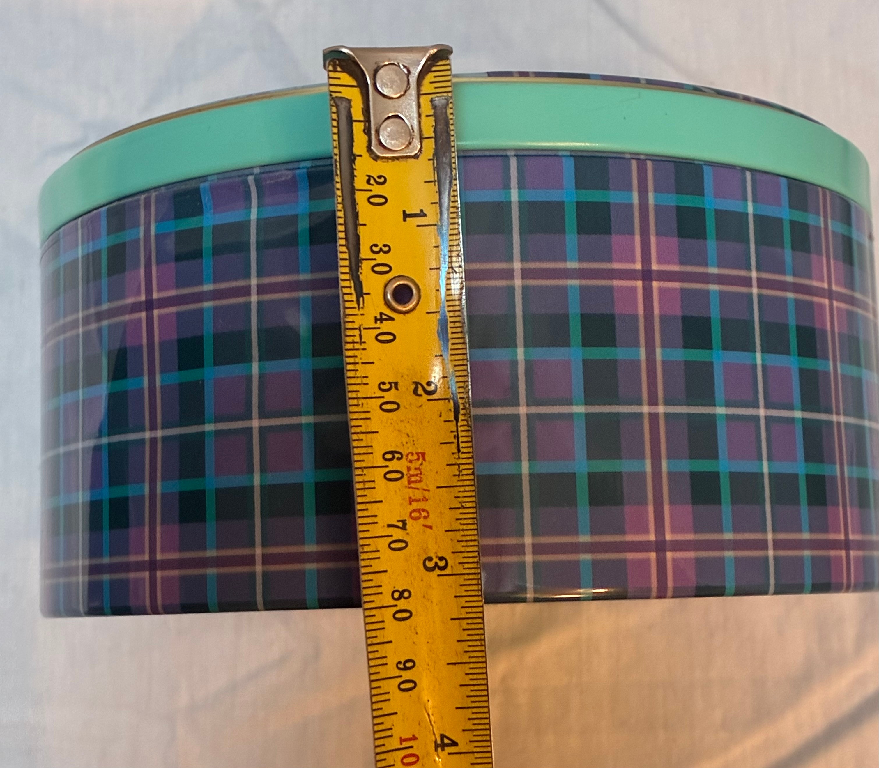Fortnum and Mason Empty Shortbread Petticoat Tails Tartan Tin - photo 3