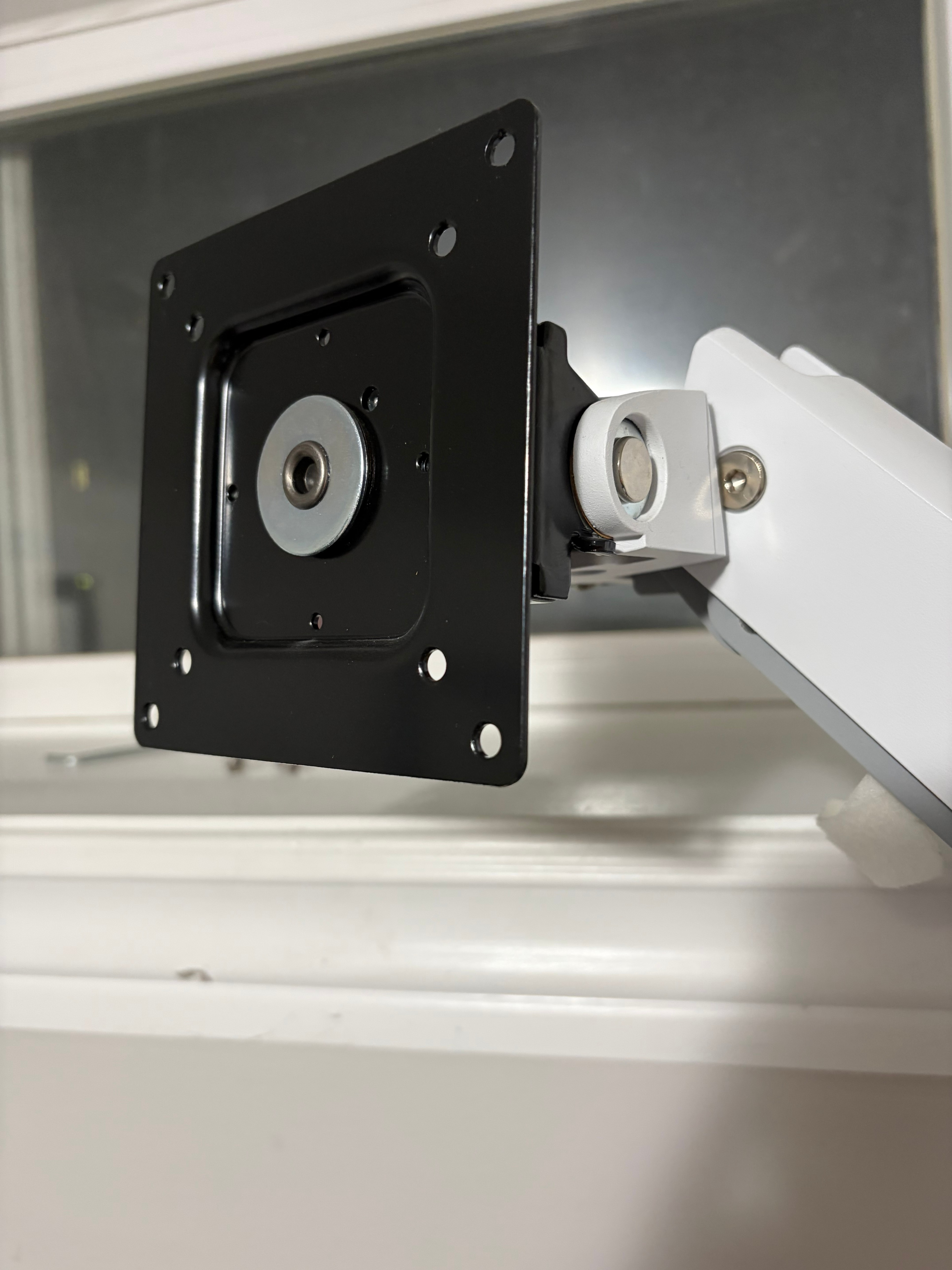 Ergotron HX Wall Monitor Mount (White) — 2 available - photo 4