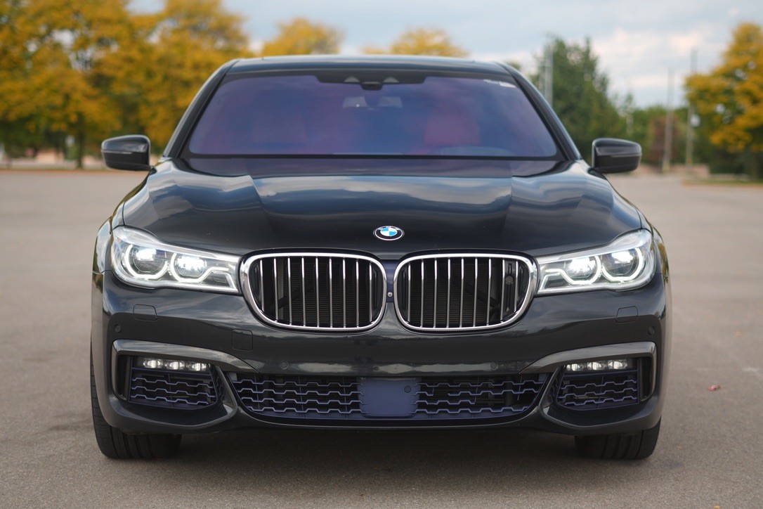 BMW 750i xDrive Sedan