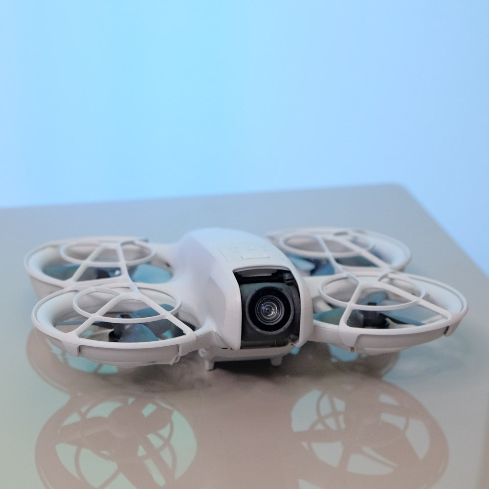 DJI Neo w/ 2 batteries + 2-way charging hub - photo 2