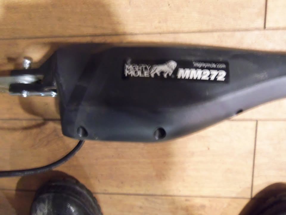 Mighty Mule MM272 automatic gate opener.