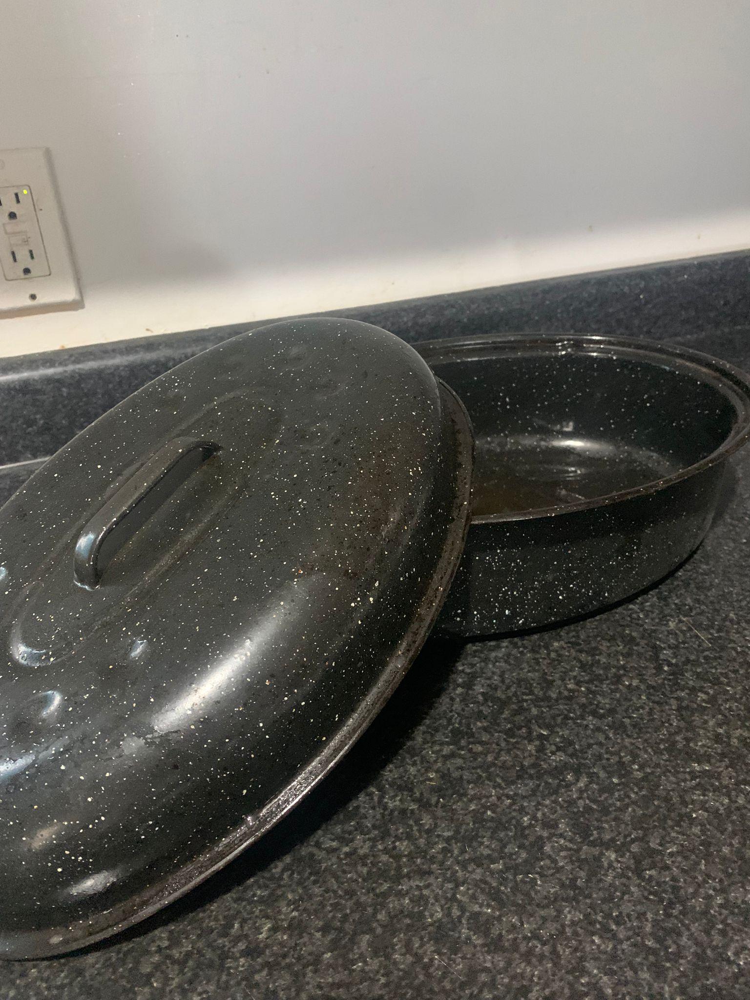 Granite Ware Oval Roaster with Lid – $15 (Firm) - photo 3