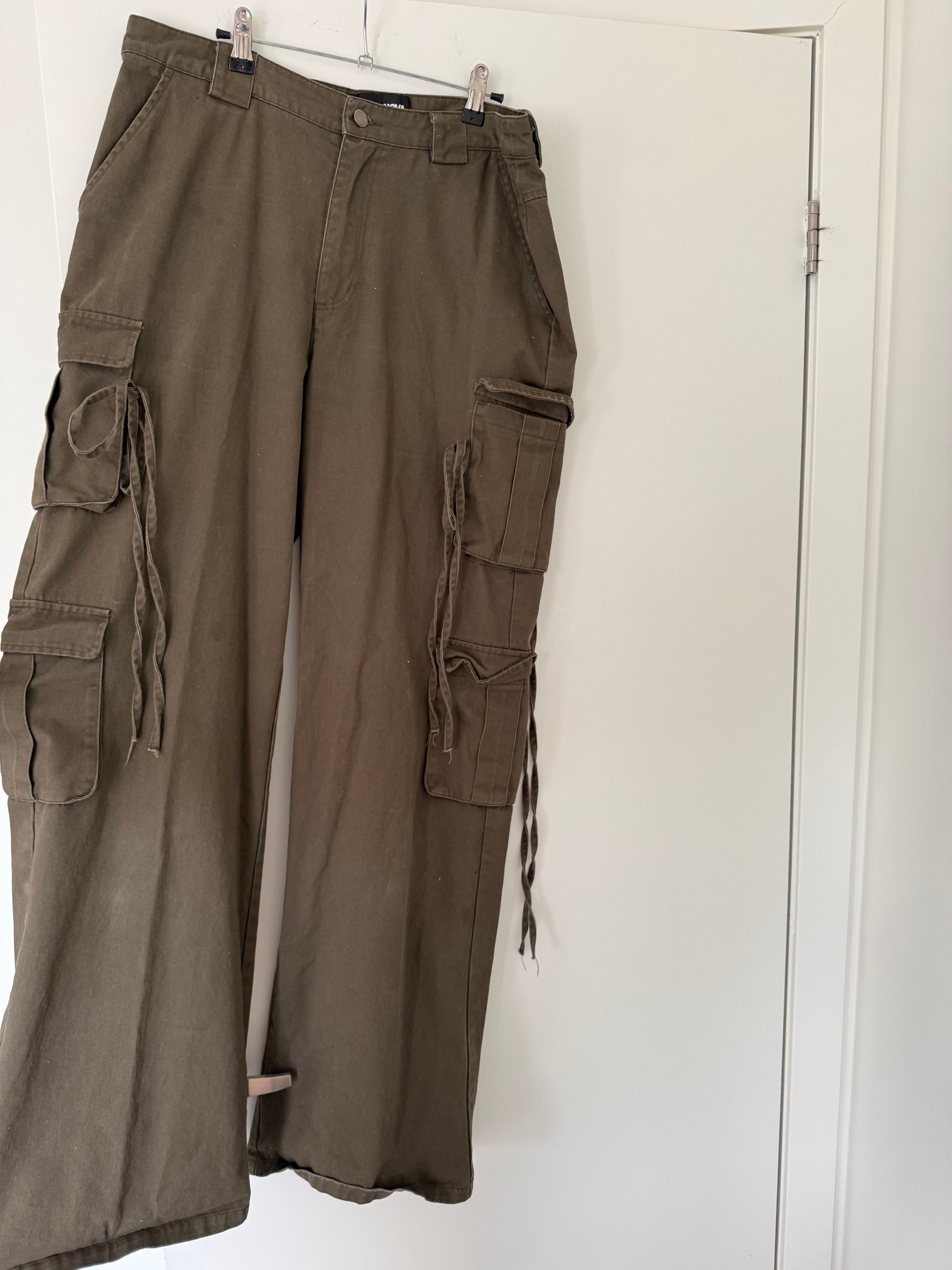 Fashion Nova Army Green Wide-Leg Cargo Pants (Size L) - photo 2