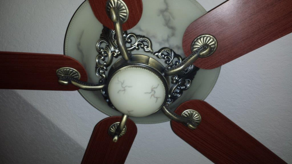 Vintage-Style Ceiling Fan with Remote and Lights