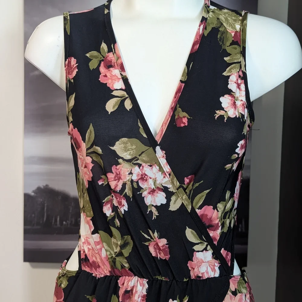 Black Floral Print Maxi Dress with Side Cutouts - photo 2
