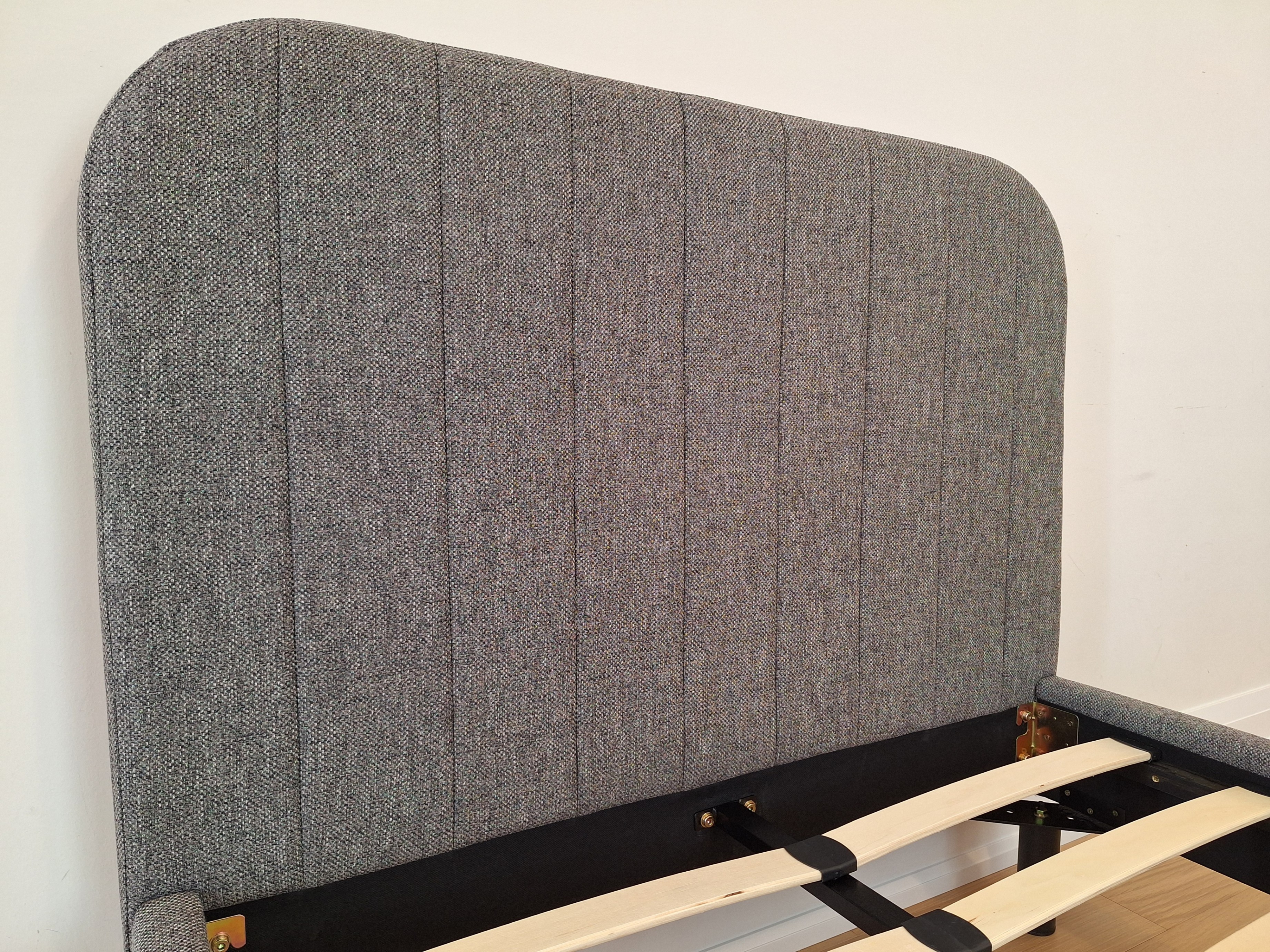 (Retail $400) Upholstered single/twin bed frame, like-new! - photo 5