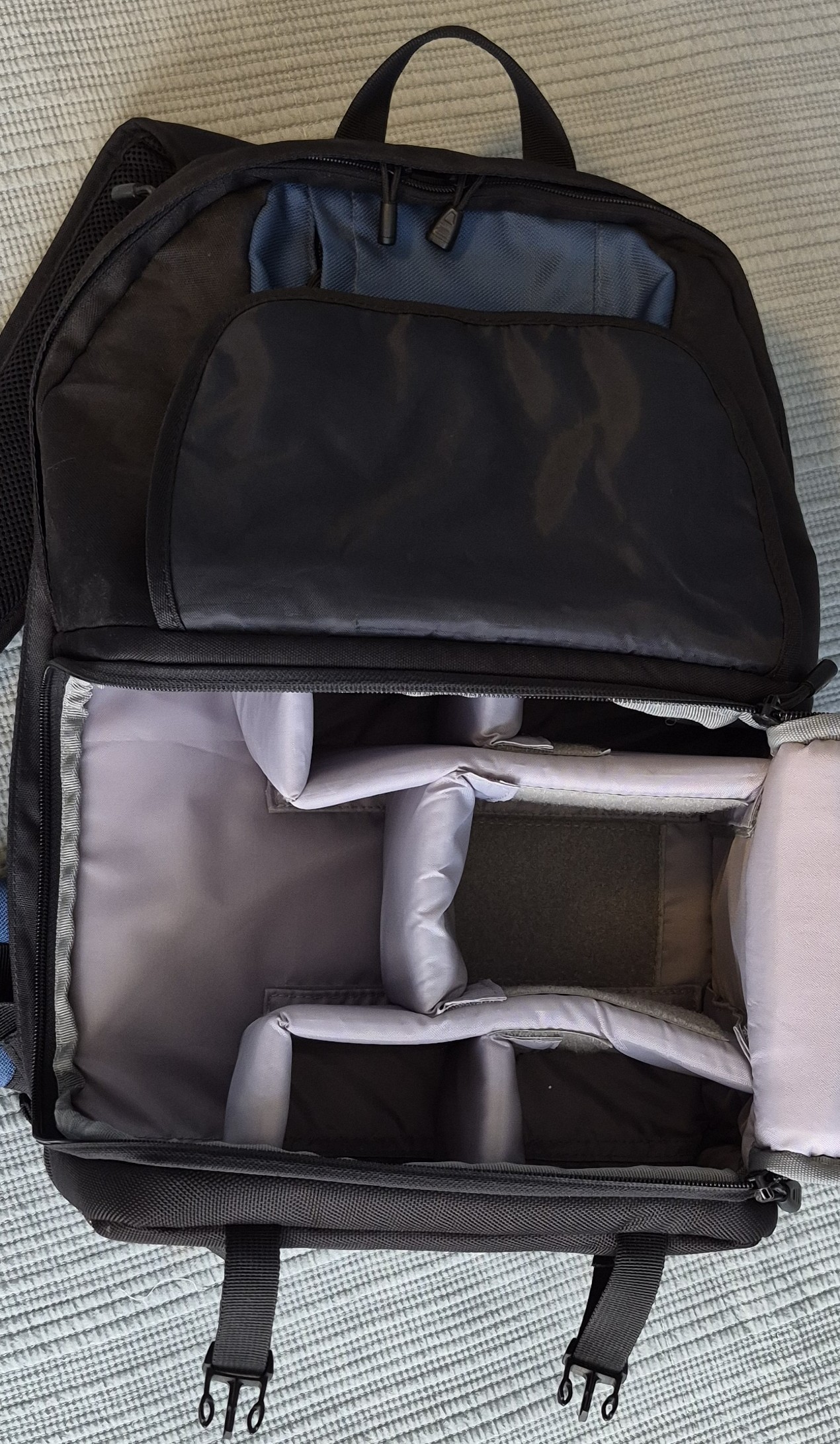 Lowepro Camera and Laptop Backpack - photo 3