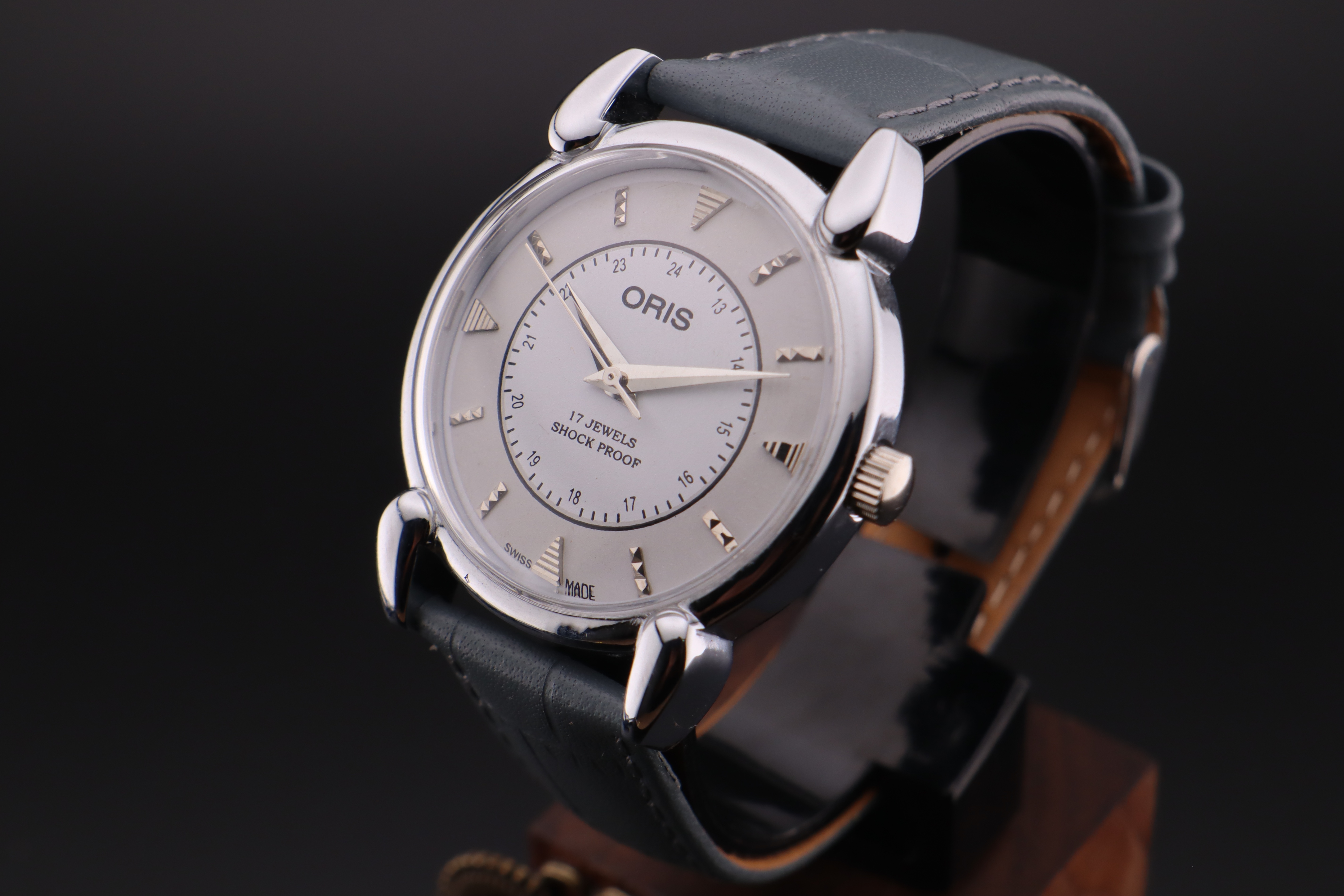 Vintage Oris Swiss ST-96 Hand Wind Mechanical Men's Watch - photo 3