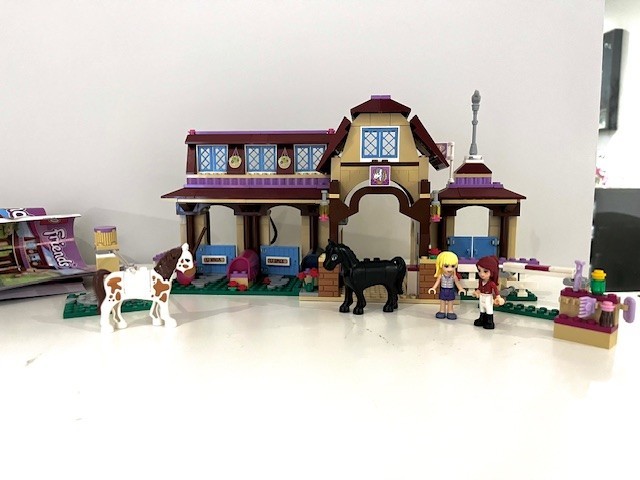 Lego Friends – Heart Lake Riding Club #41126
