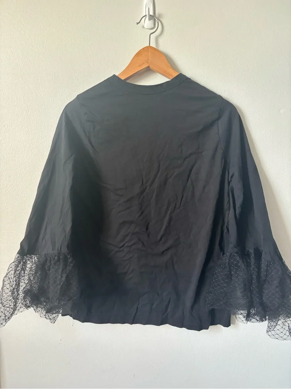 Clu - Vintage Black Lace - Ruffle Long Sleeve Tee - photo 3