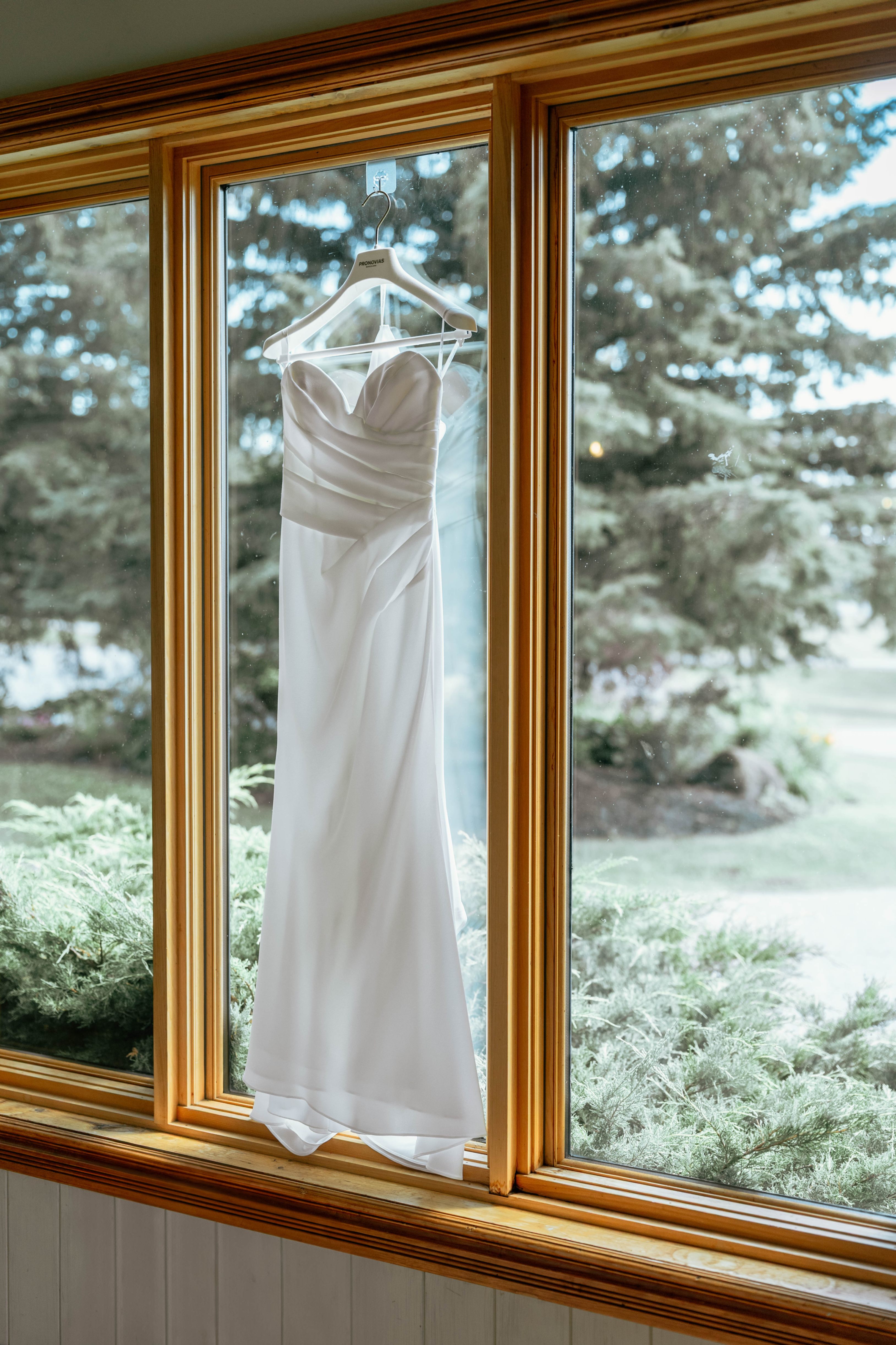 Elegant Timeless White Wedding Dress