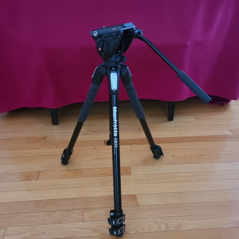 Manfrotto Aluminum Tripod with Fluid Video Head and carrying bag - photo 3