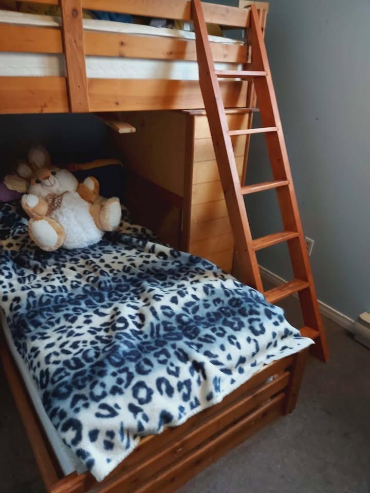 free Beautiful Bunk bed set ( First Come) - photo 2