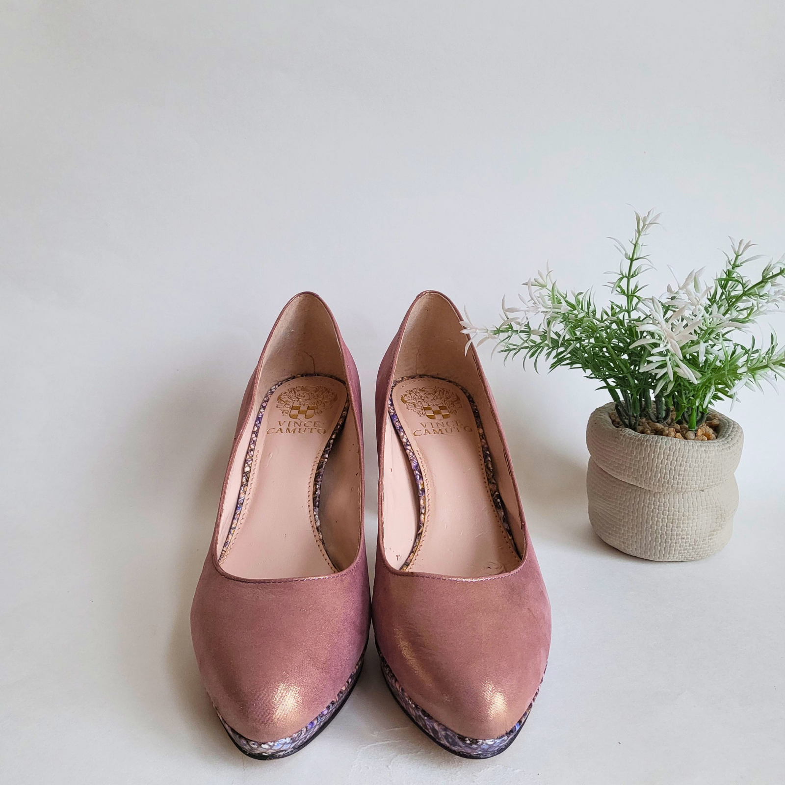Stylish Vince Camuto Size 7.5 Pink Heels! 👠