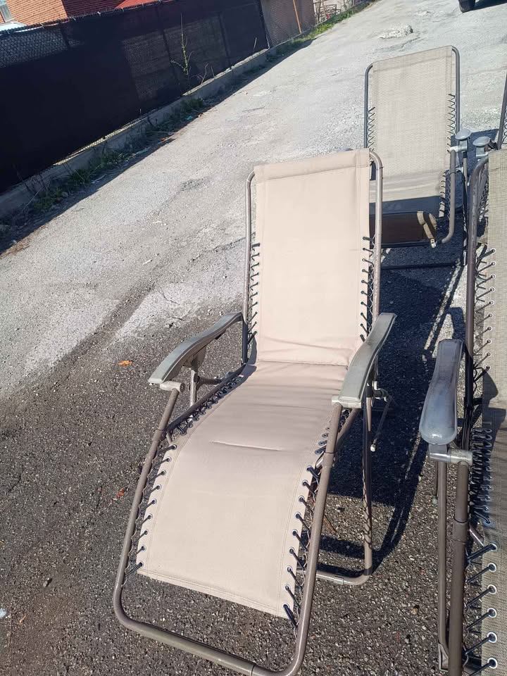 ZERO GRAVITY RECLINING CHAIRS – GREAT DEAL - ALL 60 - photo 3